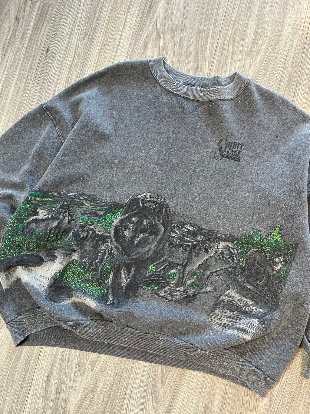 Vintage Spirit Lake Wolf Graphic Crewneck XL