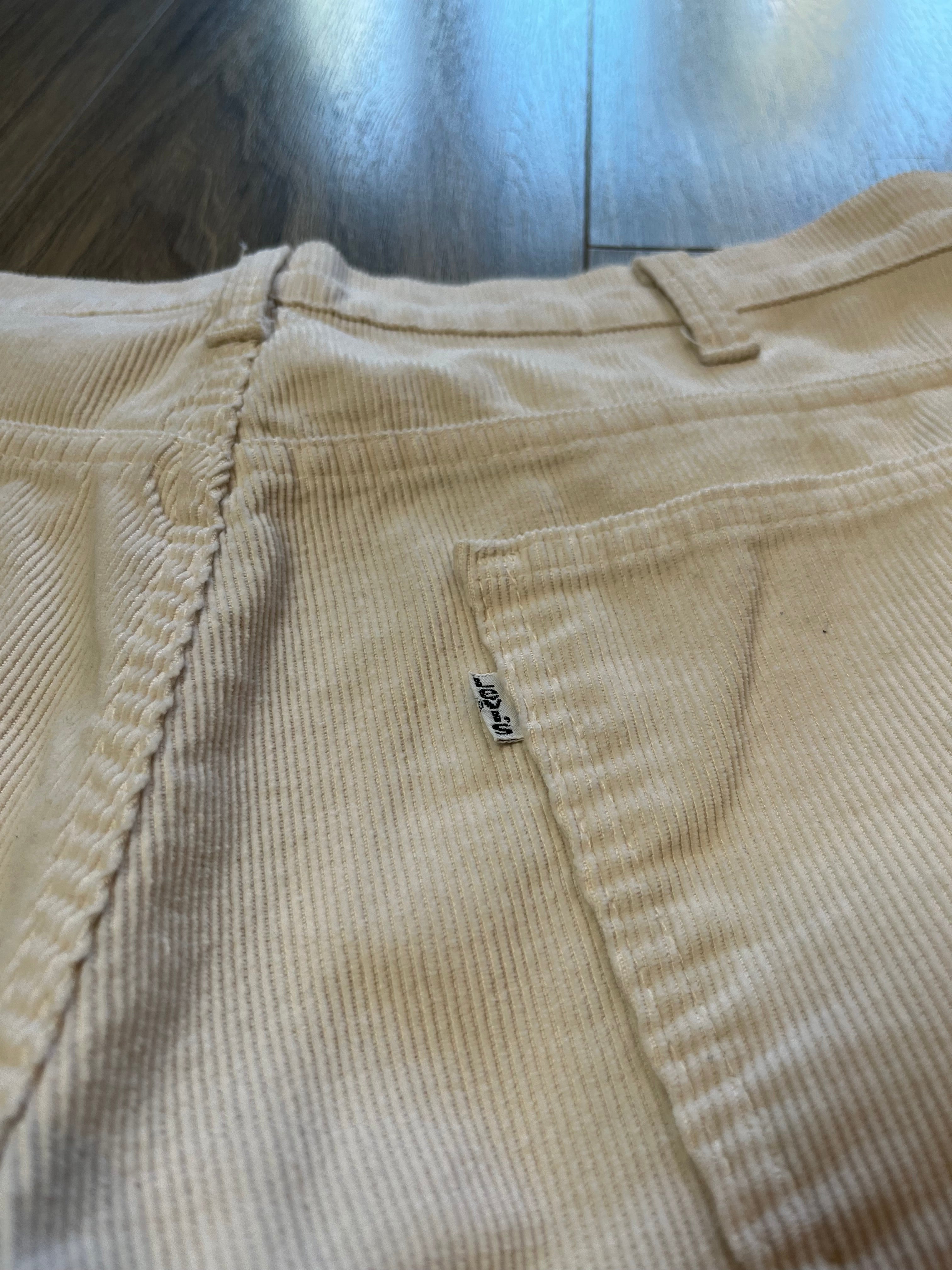 Vintage Levi's White Tab Corduroy Pants 34