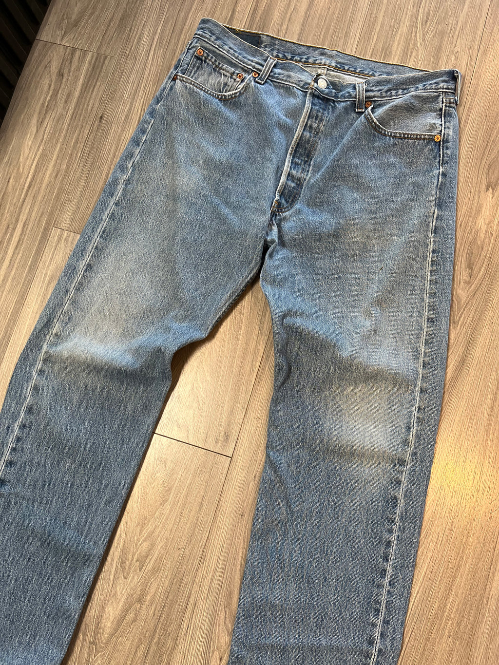 Vintage Levi's 501 Medium Wash Denim 34