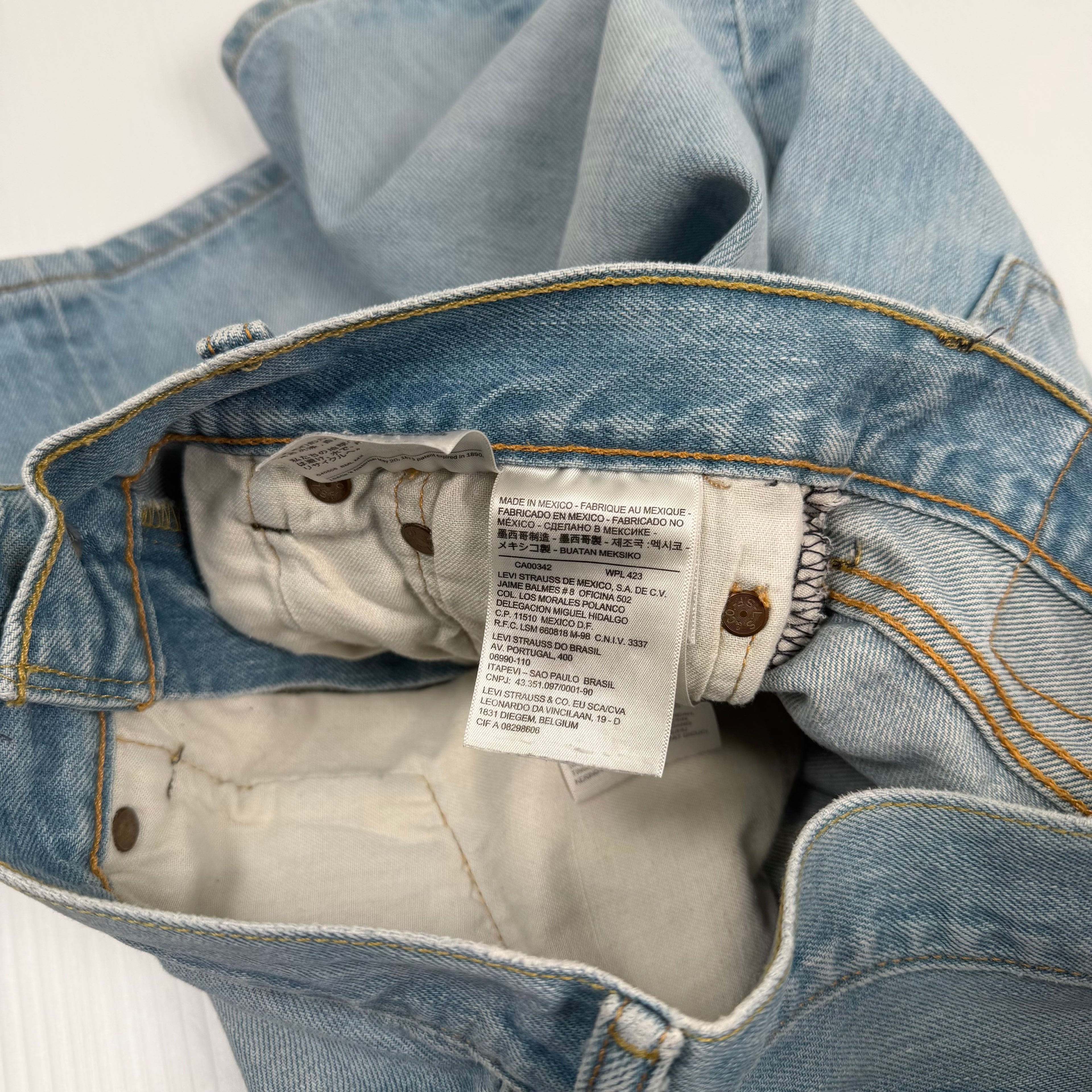 Levi's 501 Light Wash Denim Shorts 28