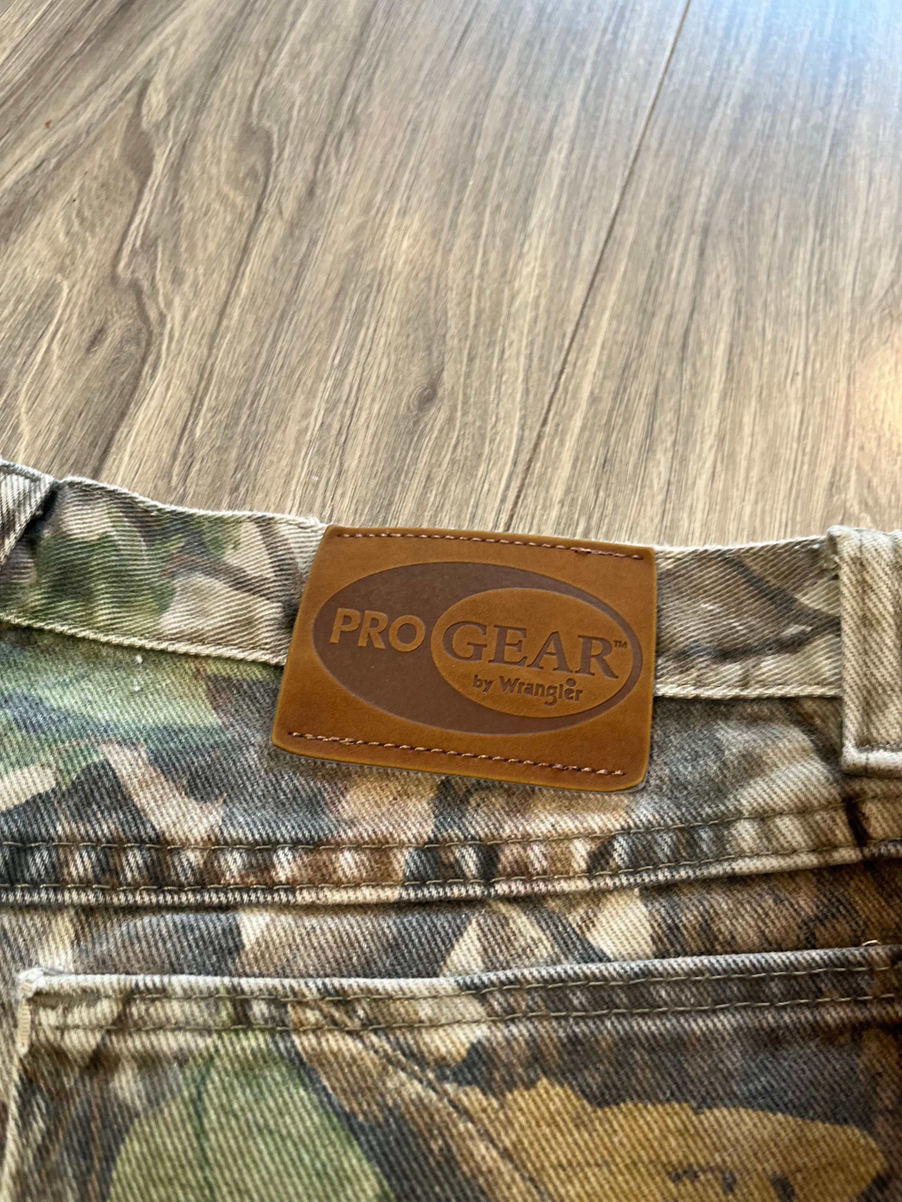 Vintage Pro Gear Real Tree Camo Denim 33