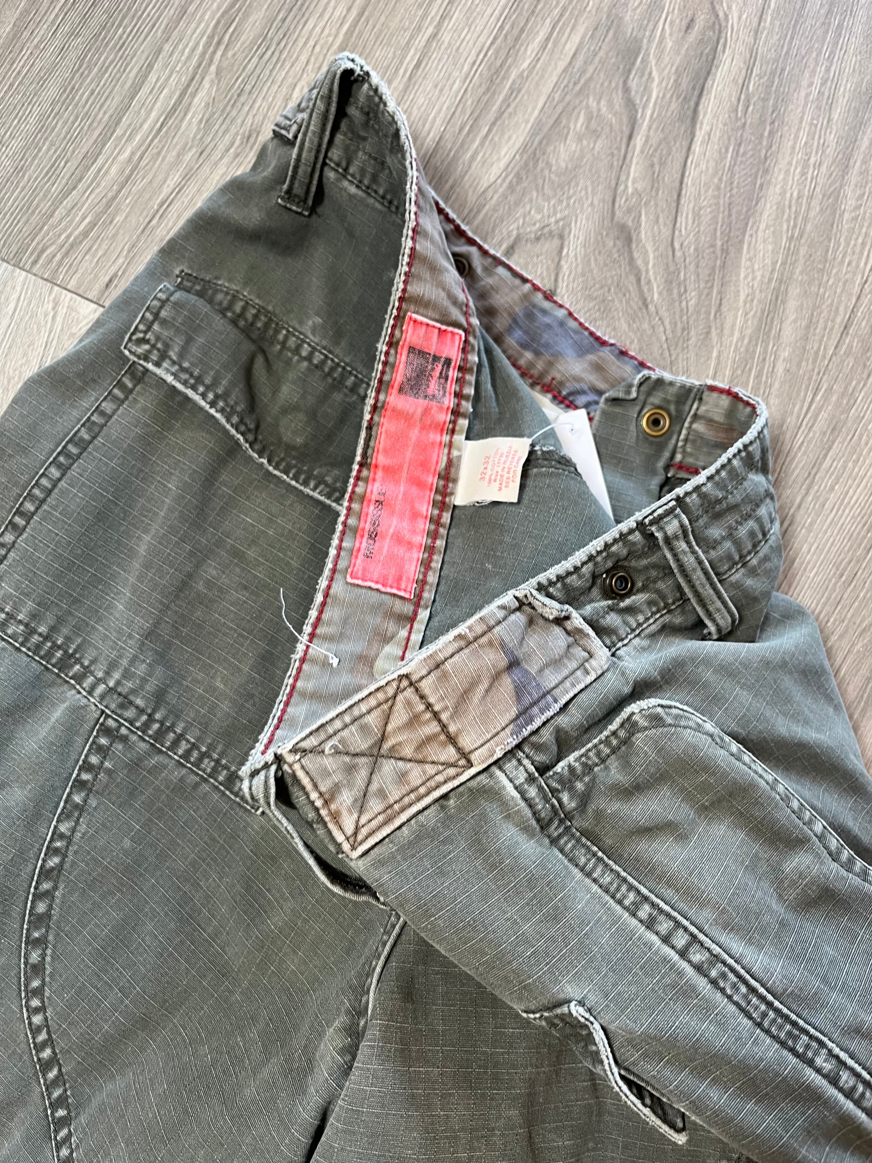 Mossimo Baggy Cargo Ripstop Pants 32