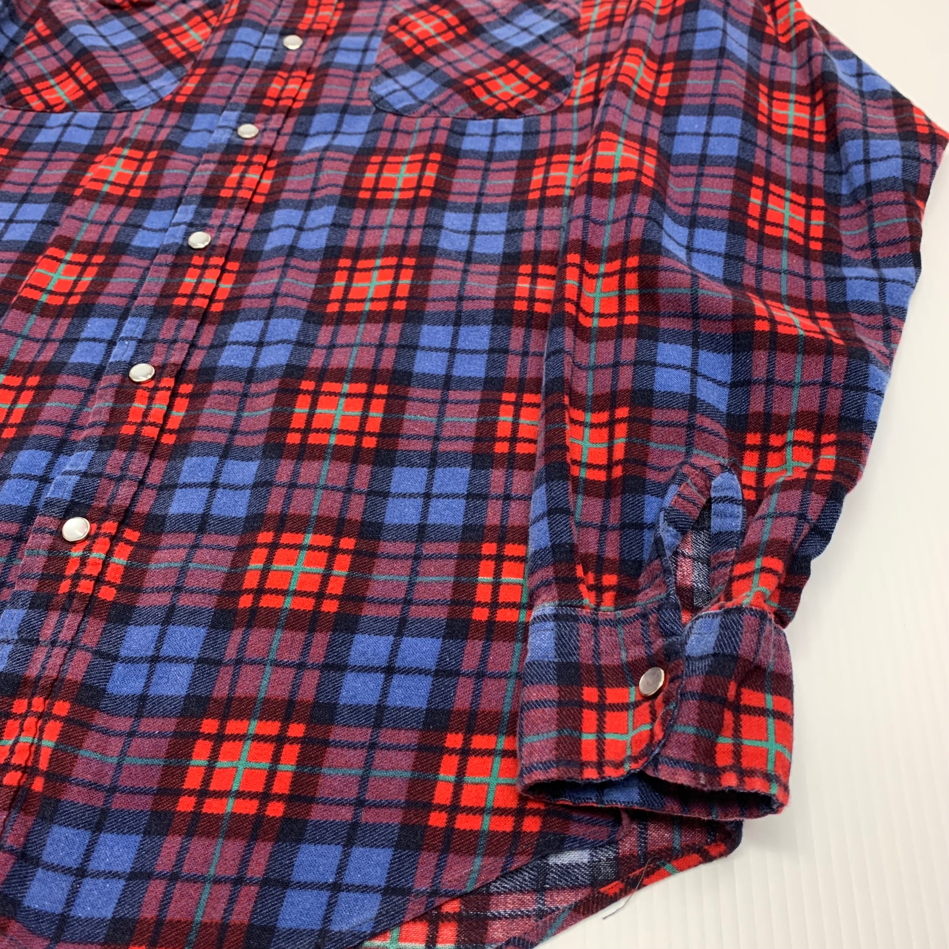 Jemcor Plaid Button-Up M/L