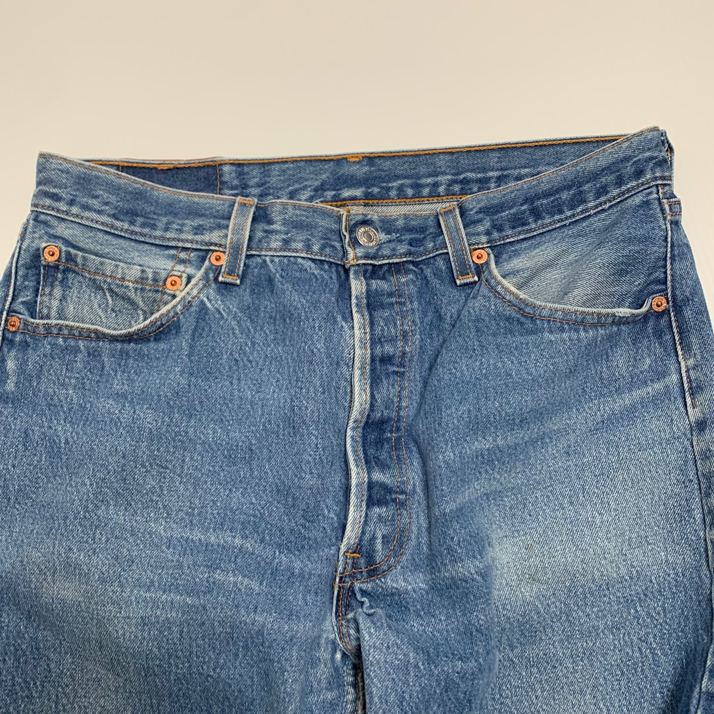 Vintage Medium Wash Levi’s 501 35