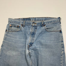 Load image into Gallery viewer, Vintage Levi’s 550 Light Wash Denim 36
