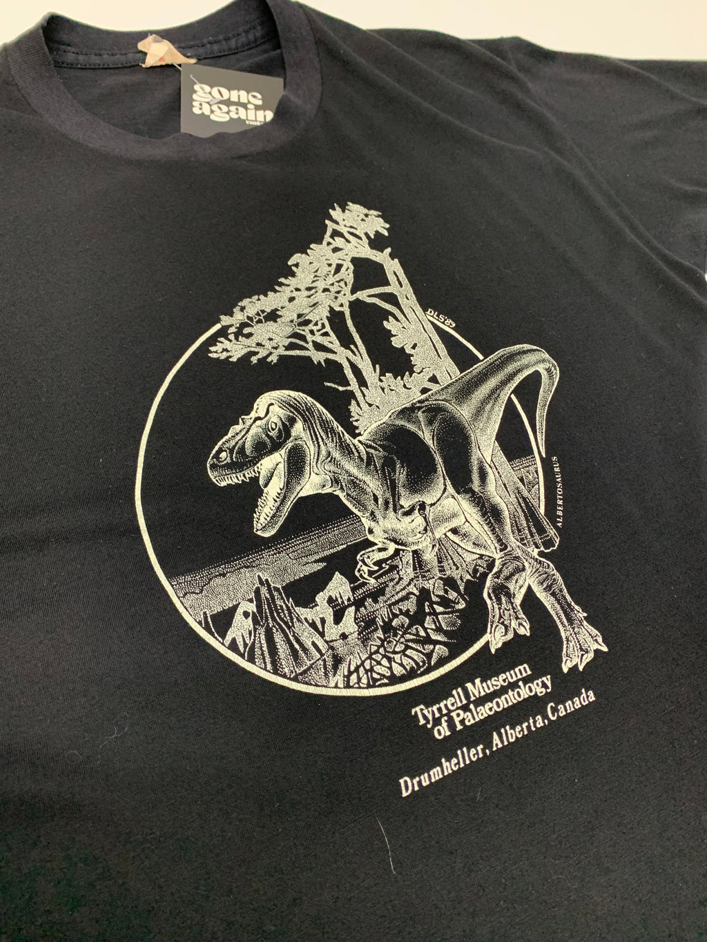 80s Royal Tyrell Museum Dino Tee XL
