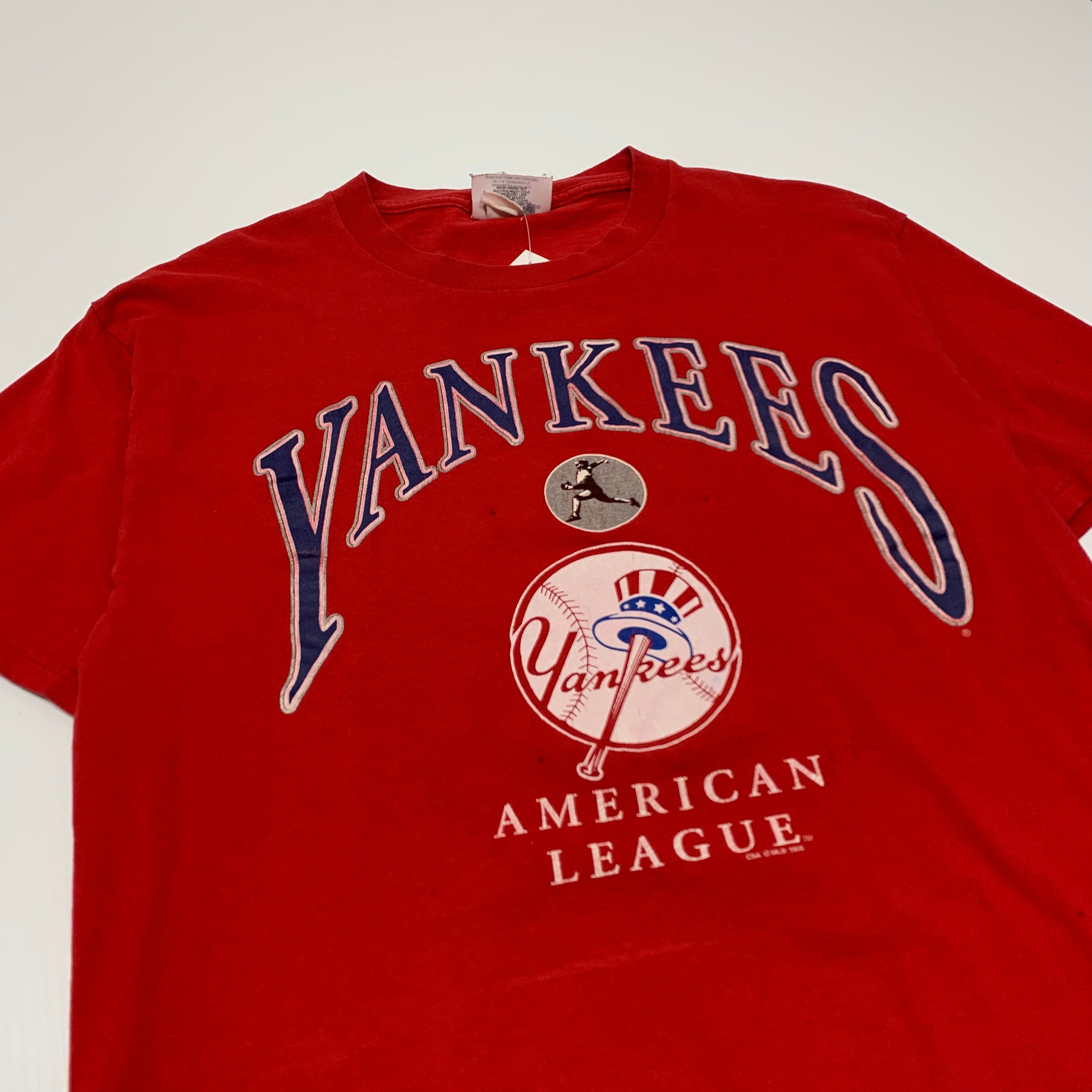 Red New York Yankees Tee L