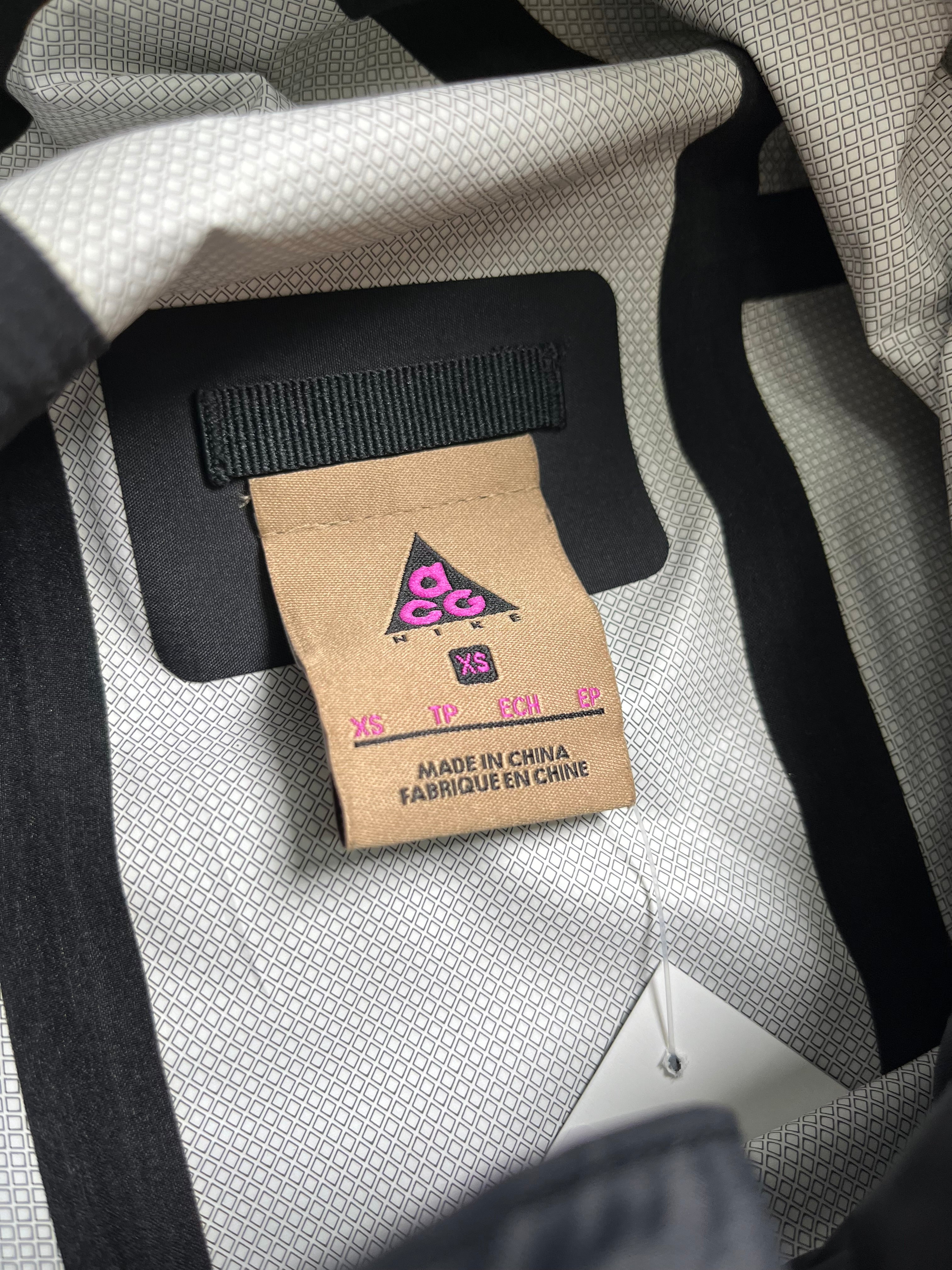 Nike ACG Light Windbreaker Jacket XS