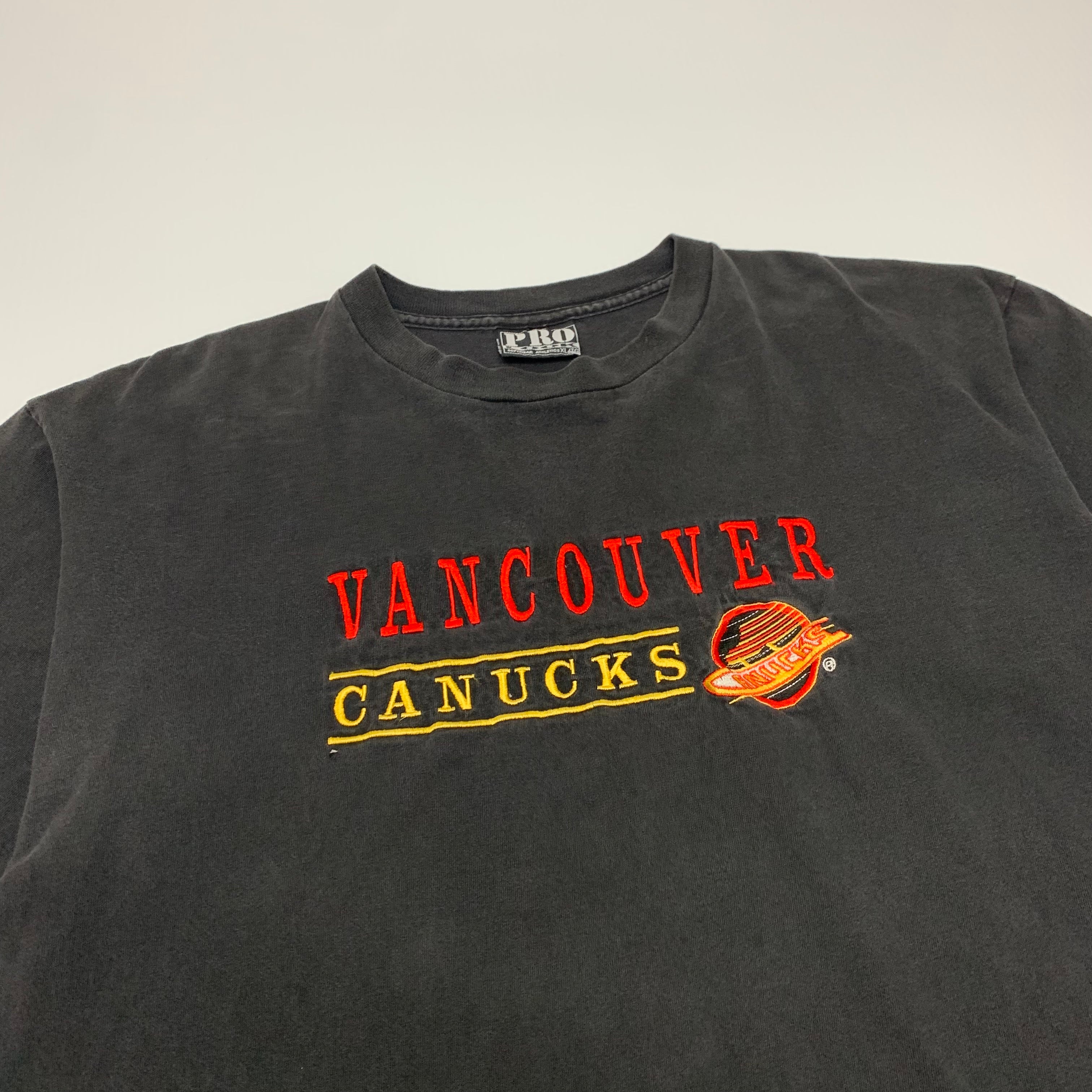 Vancouver Canucks Embroidered Tee XL