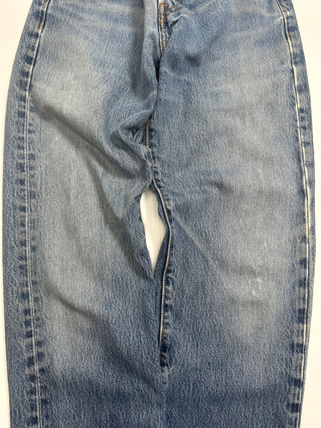 Vintage Levi's 501 Medium Wash Denim 27