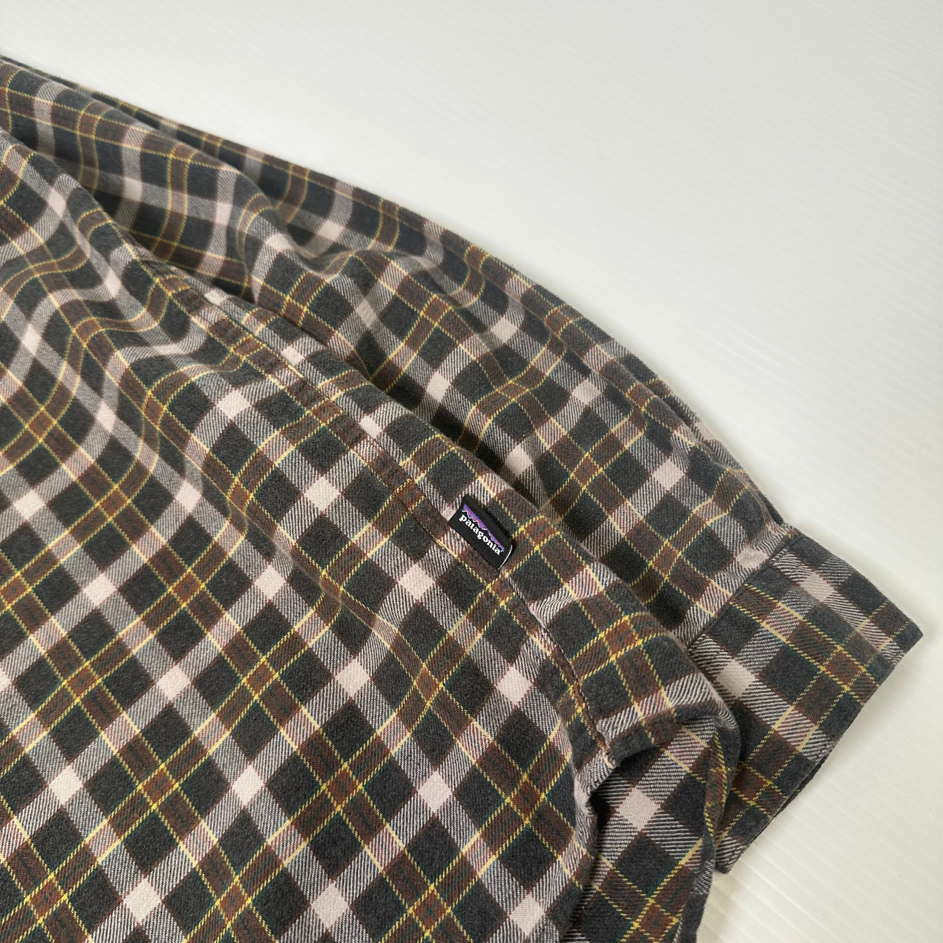 Patagonia Organic Cotton Plaid Button Up Shirt M