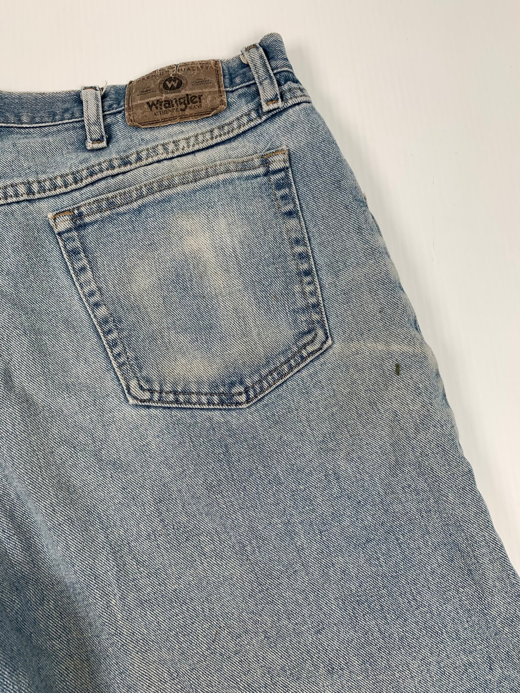 Vintage Wrangler Light Wash Distressed Denim Shorts 36