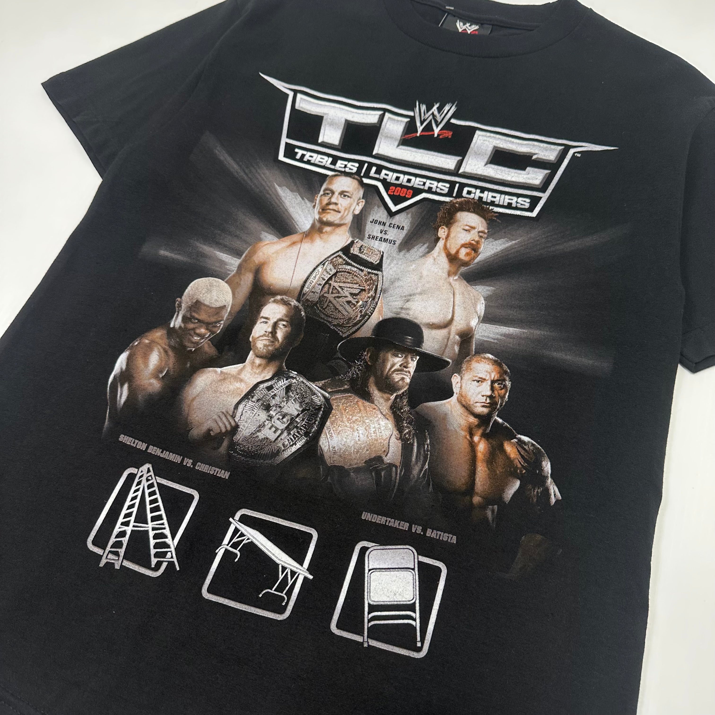 2009 WWE Tables Ladders Chairs Wrestling Tee M