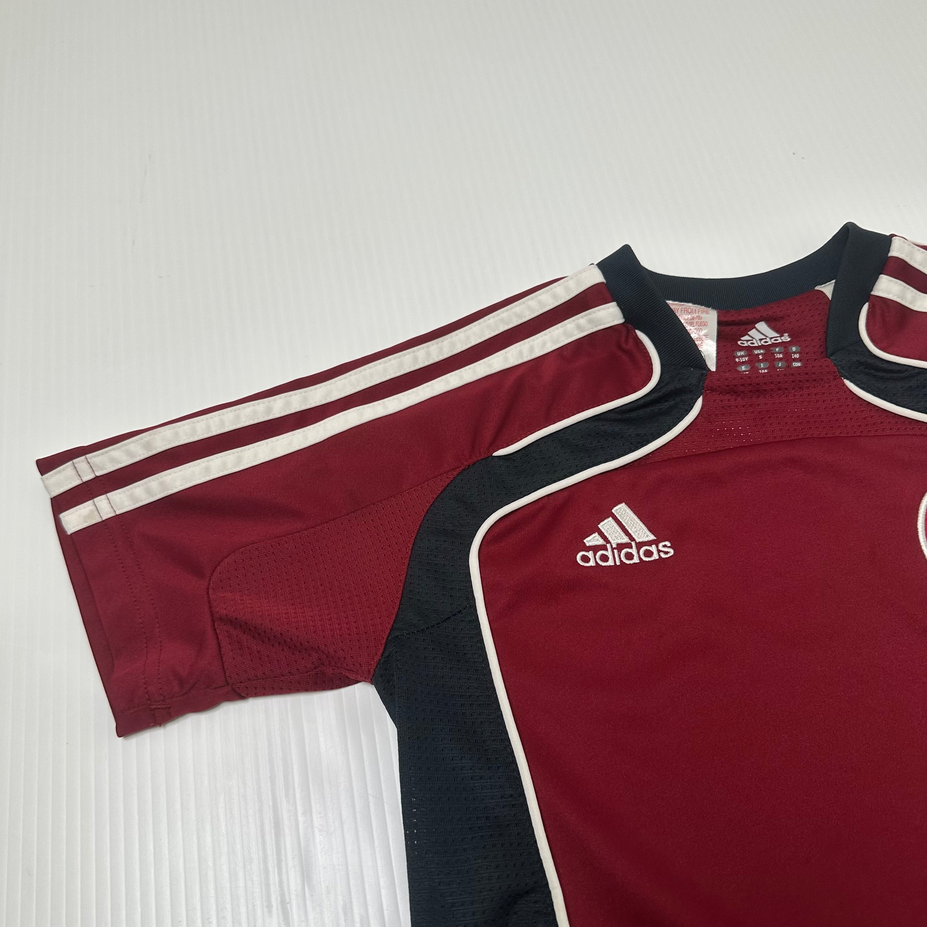 2010 Adidas Denmark International Training Kit Youth S