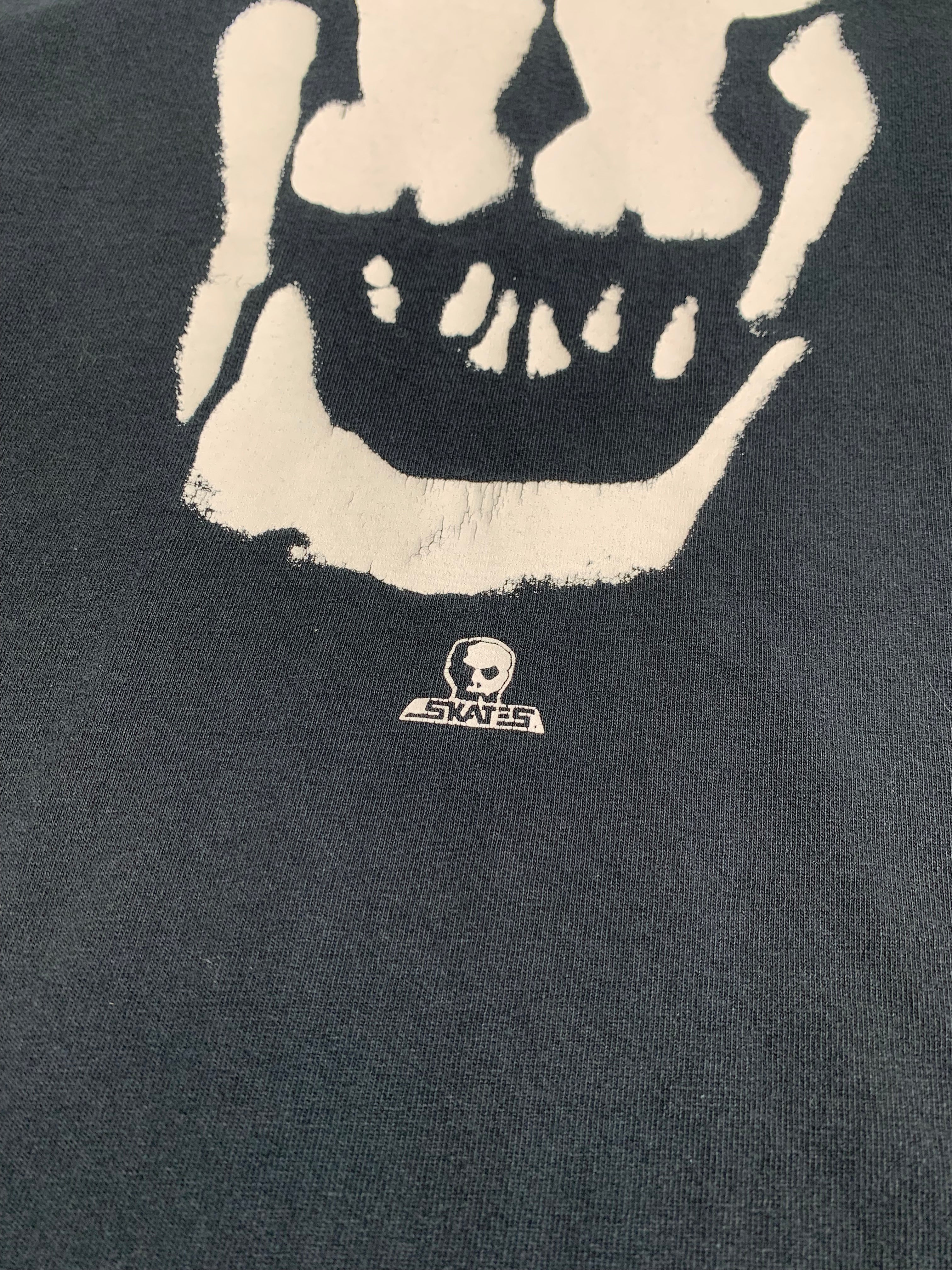 Vintage Skull Skates Dali Skull Art Graphic Tee XL