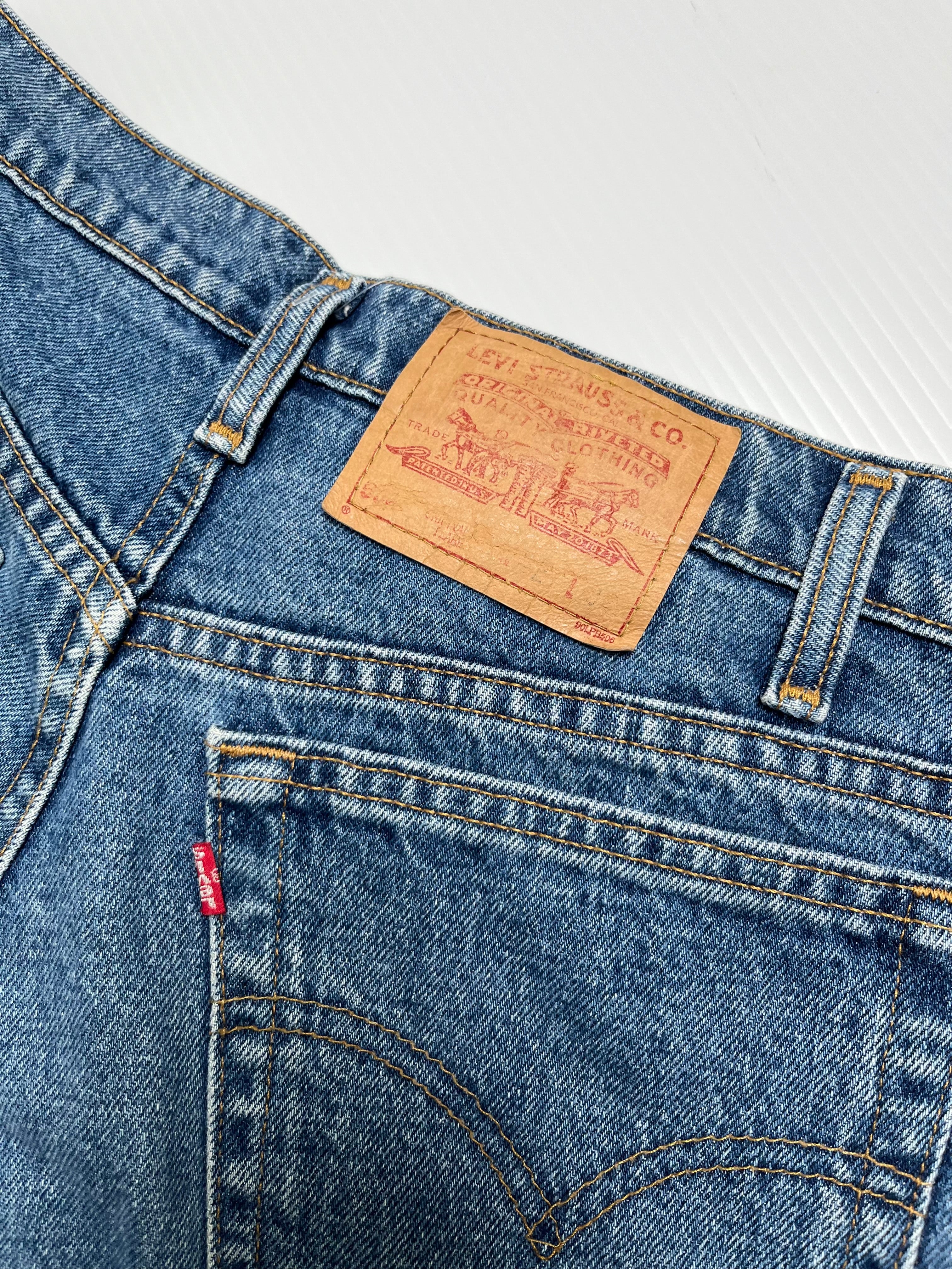 Vintage Levi's 506 Flared Medium Wash Denim 32