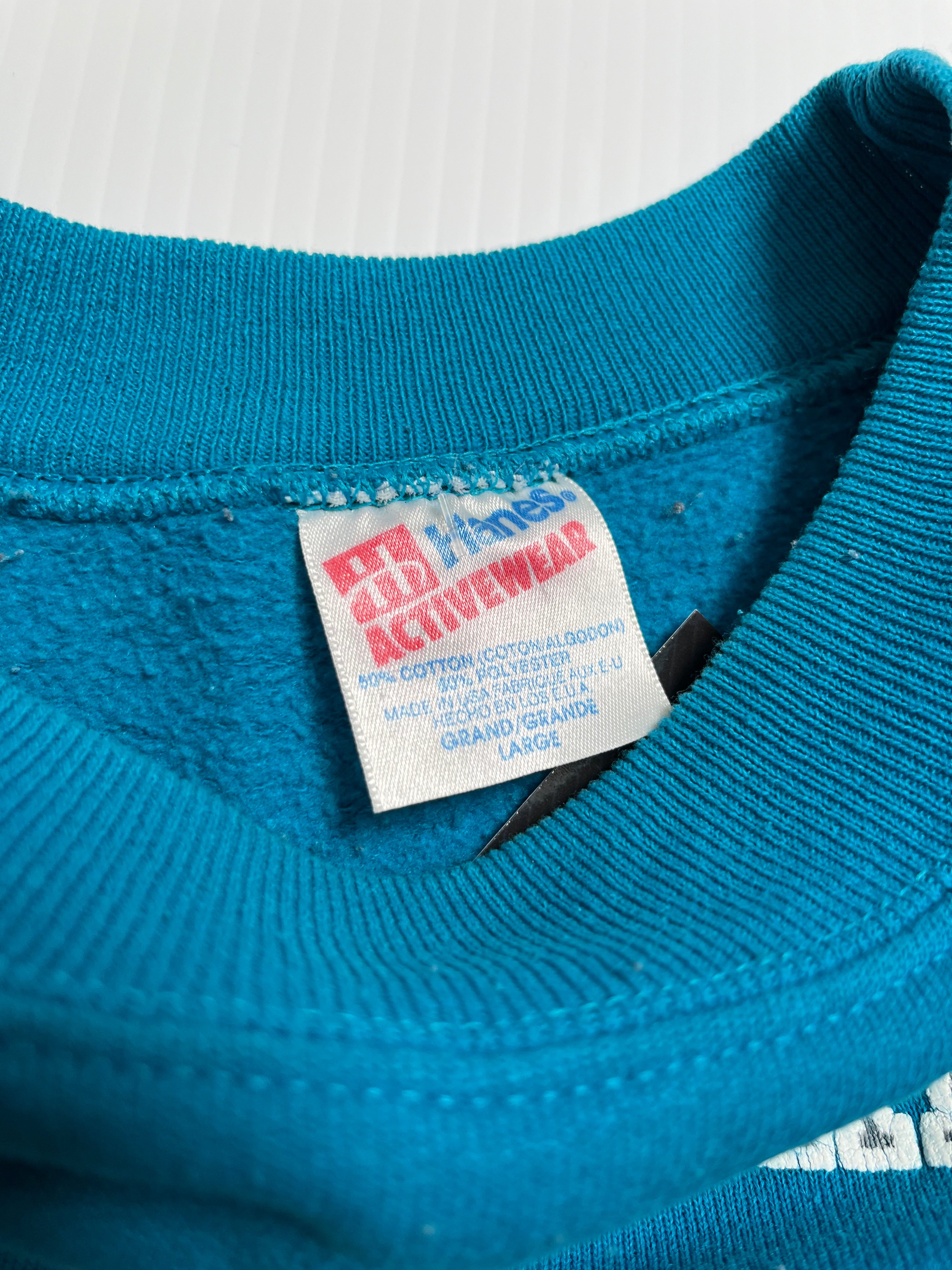 90s Northwest Territories Polar Bear Crewneck L