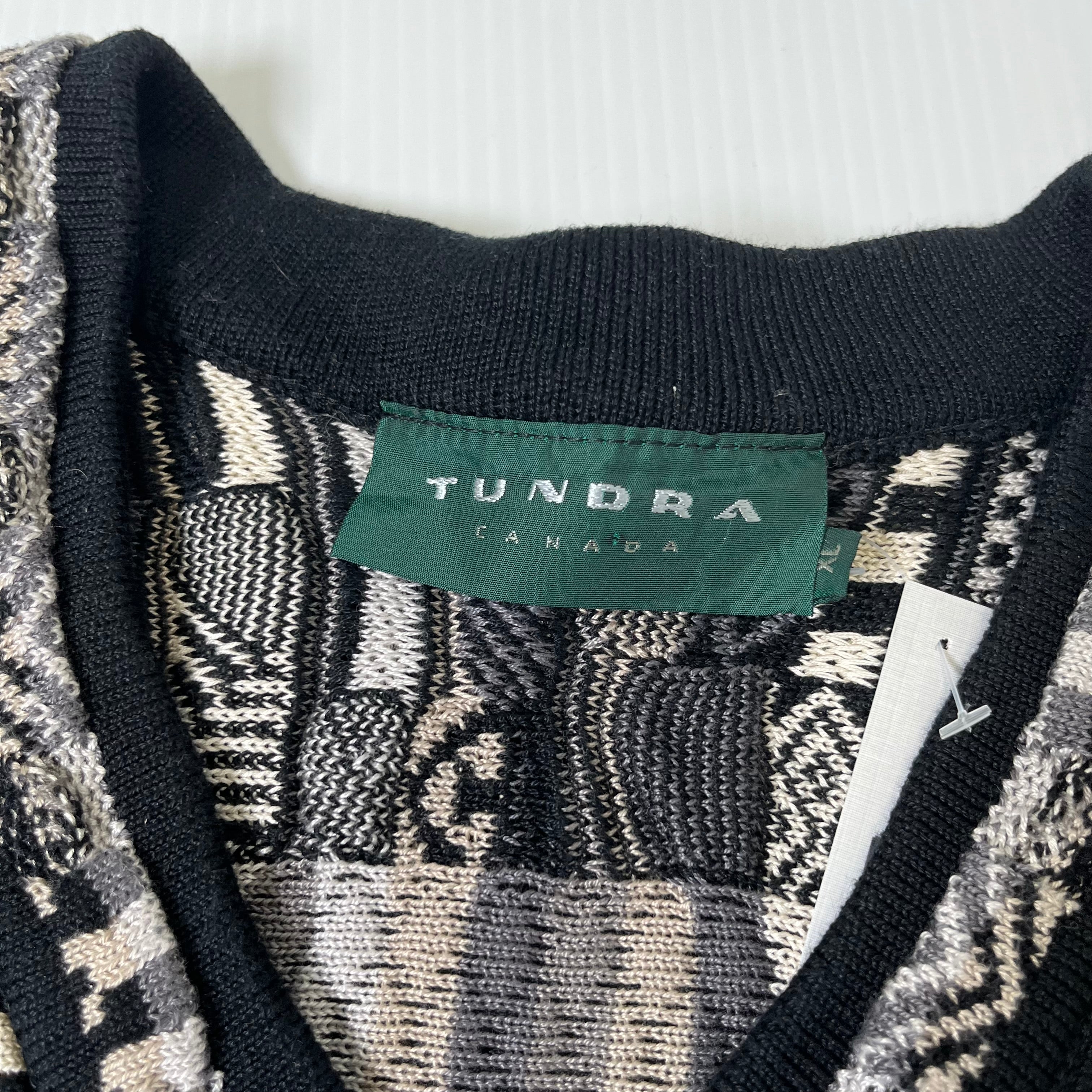 Vintage Tundra 3D Knit V-Neck Sweater XL