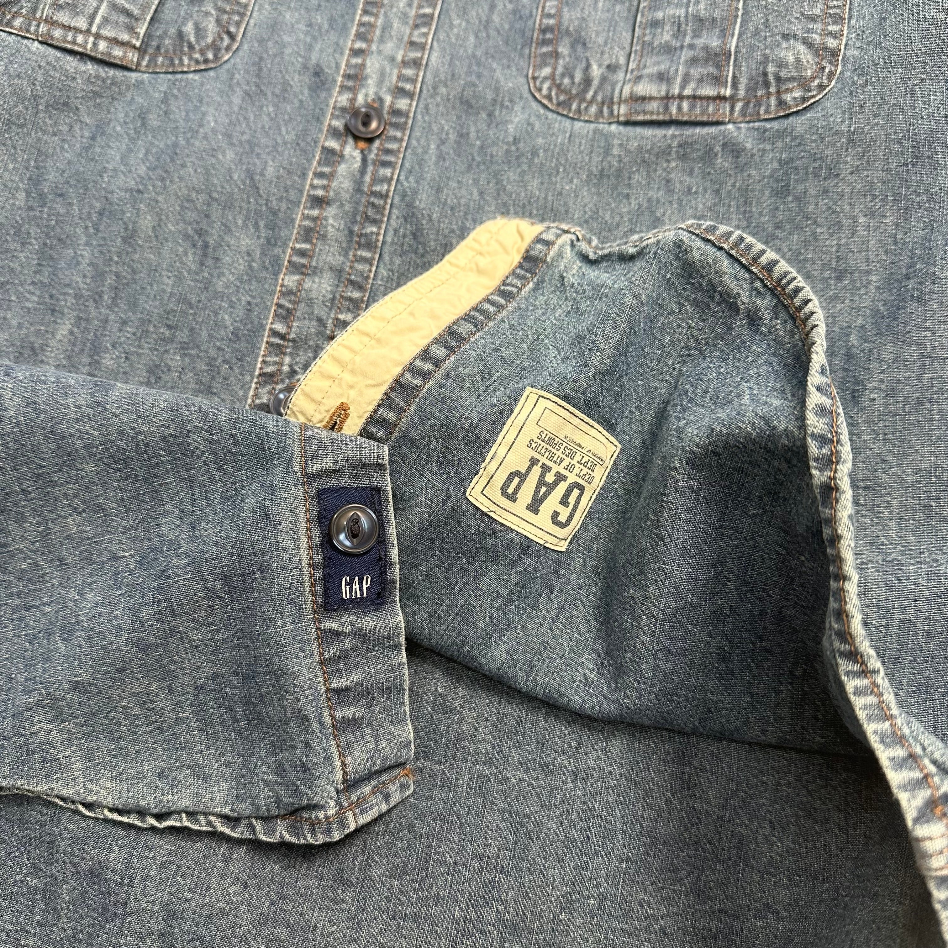 Vintage GAP Denim Button-Up Shirt M