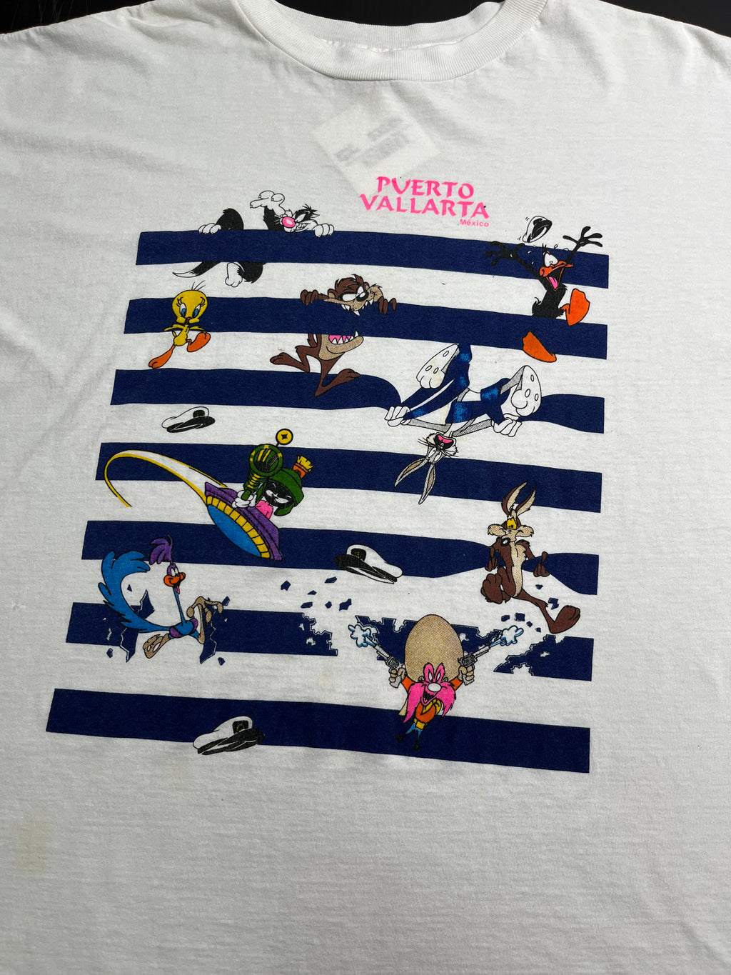 90s Puerto Vallarta Looney Tunes Tee XL