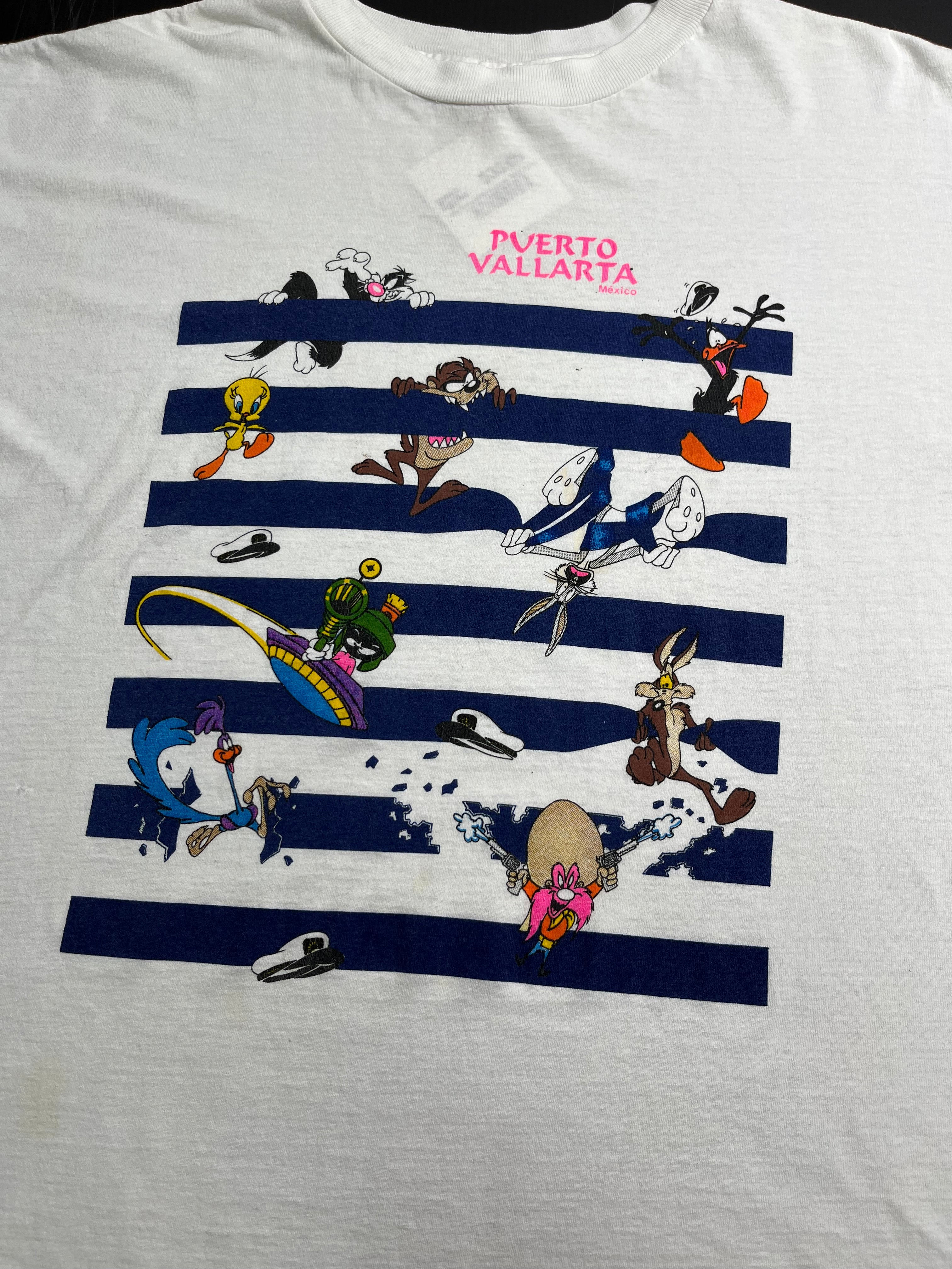 90s Puerto Vallarta Looney Tunes Tee XL