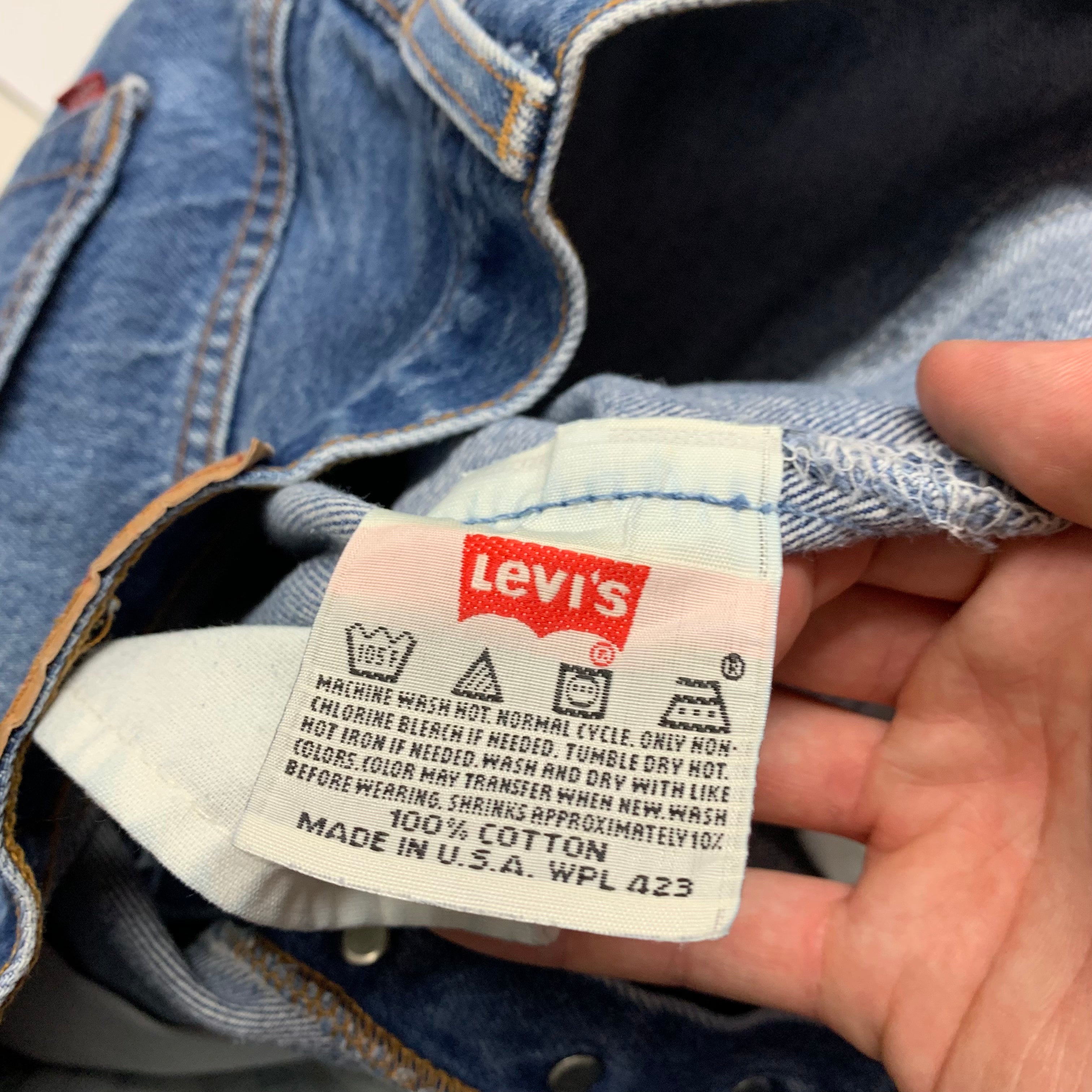 Vintage Medium Wash Levi’s 501 32x29
