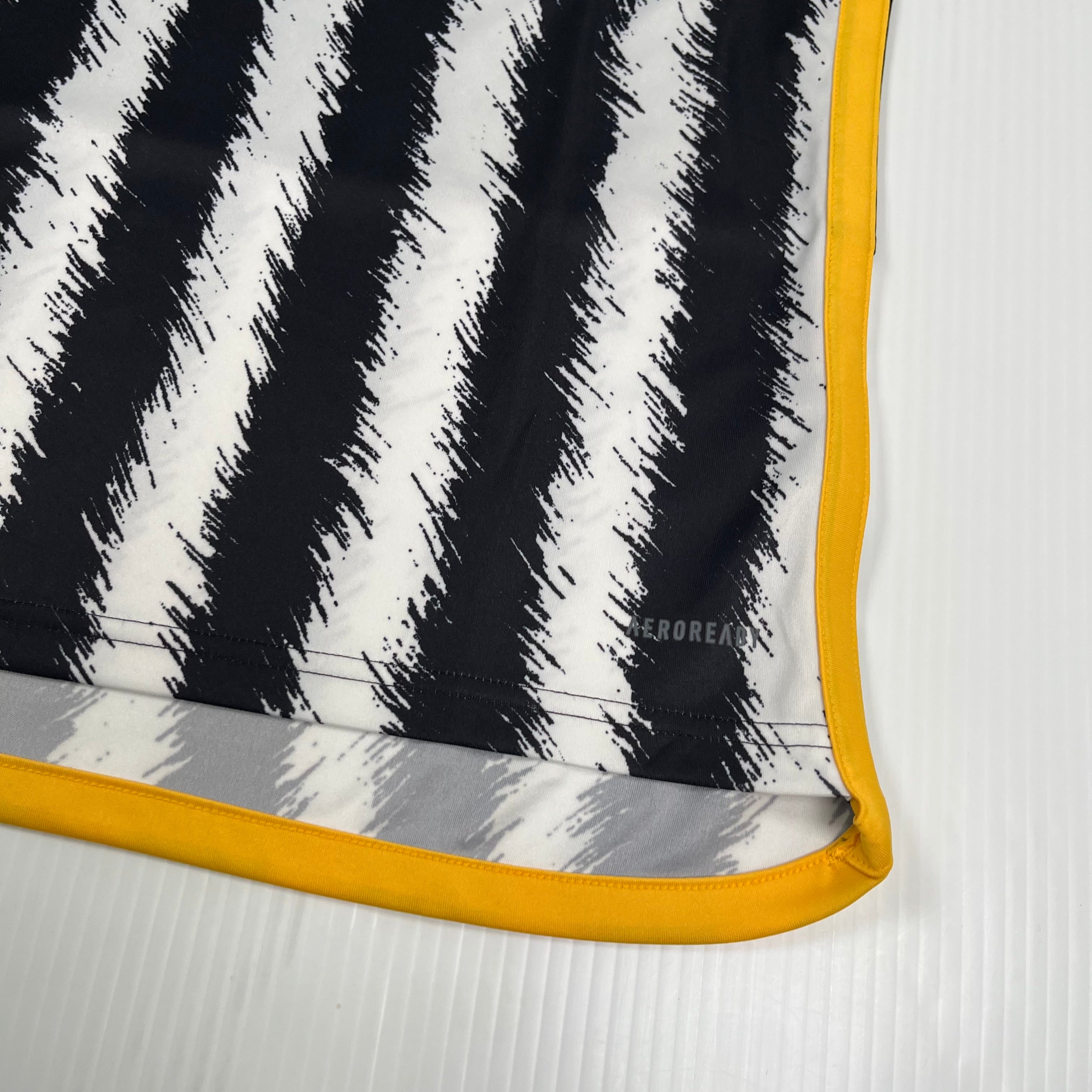 2023-24 Juventus Home Kit M