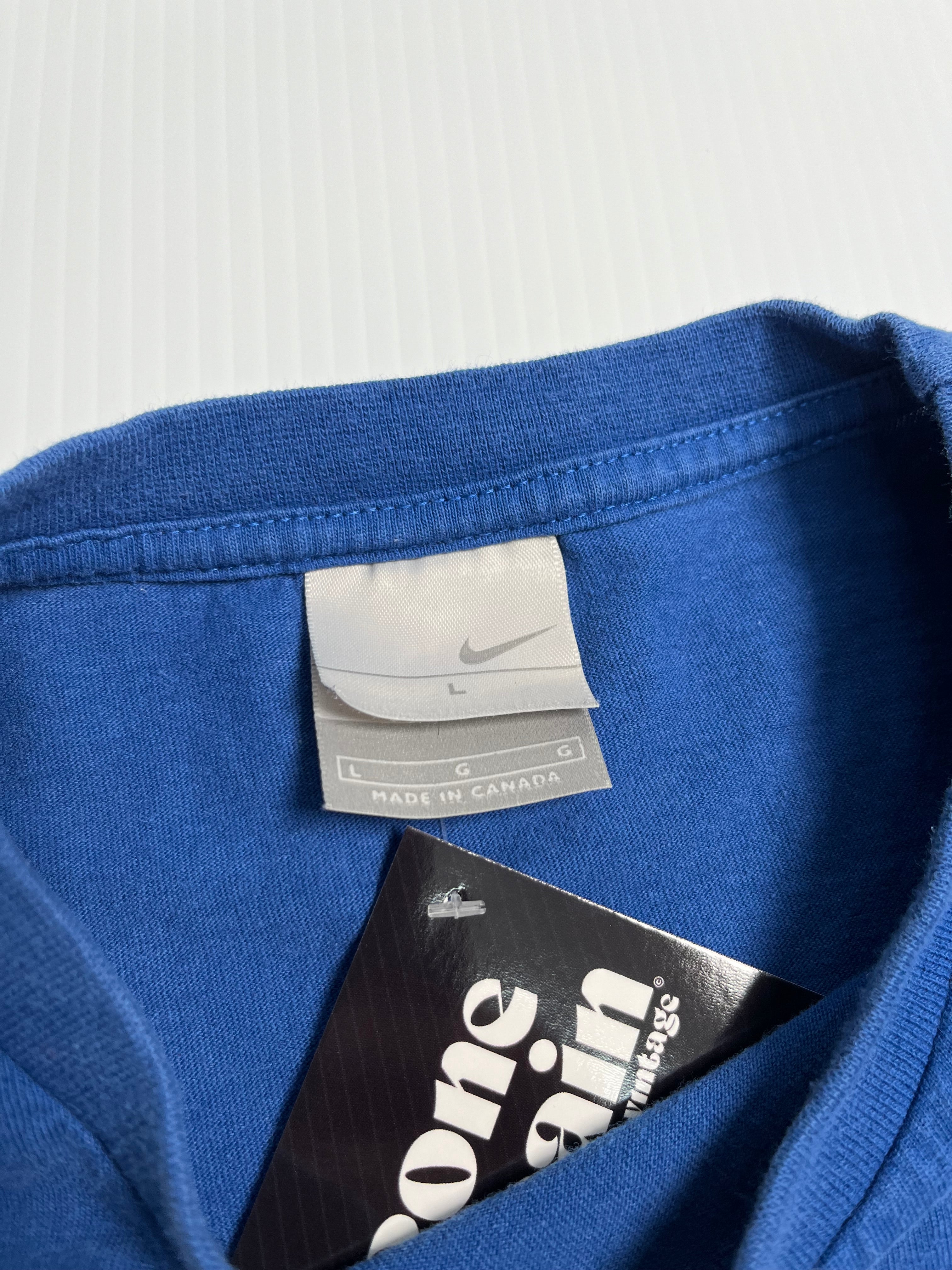 2000's Nike Swoosh Graphic Tee L
