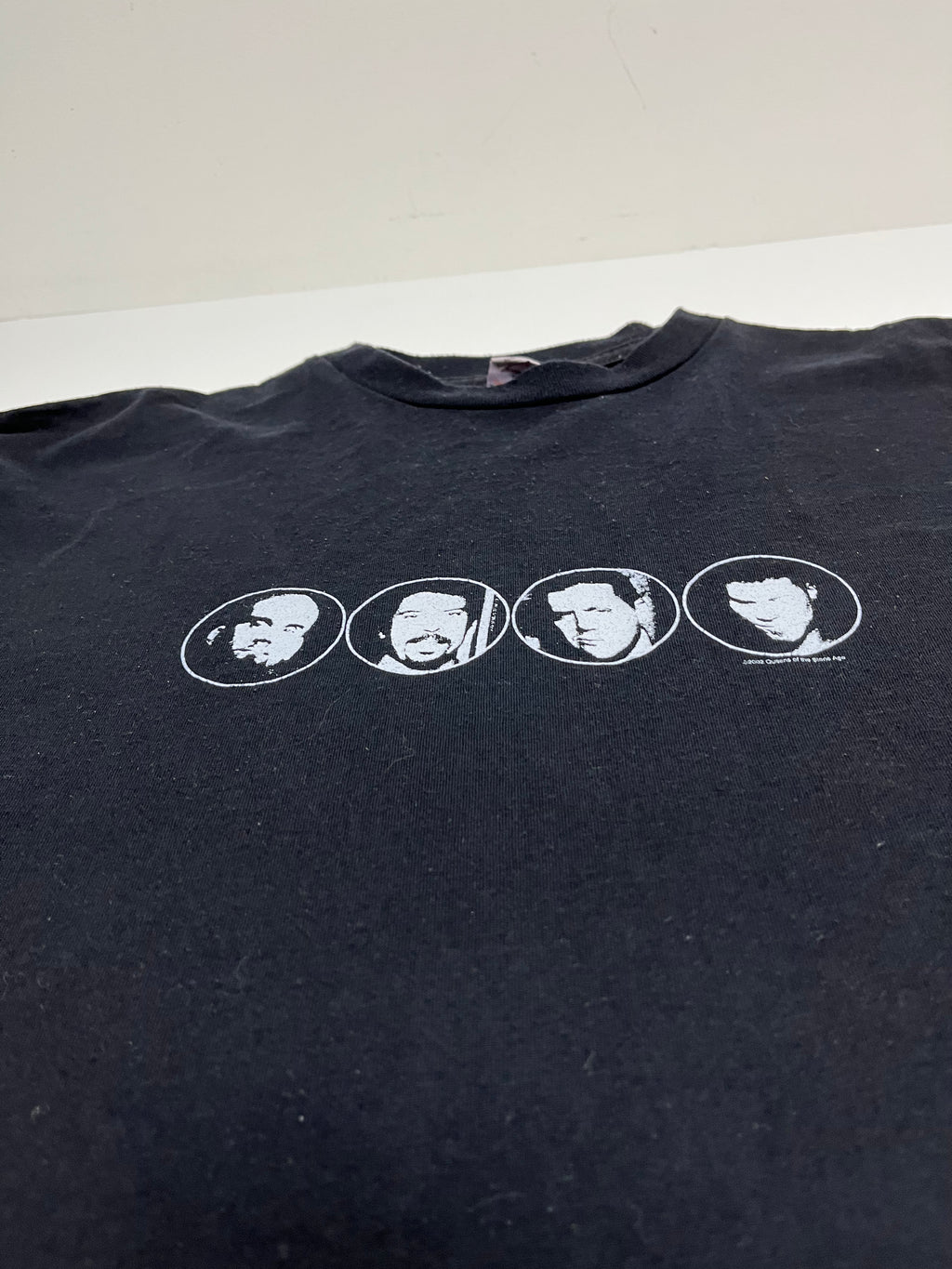 02’ Queens of The Stone Age Tee XL