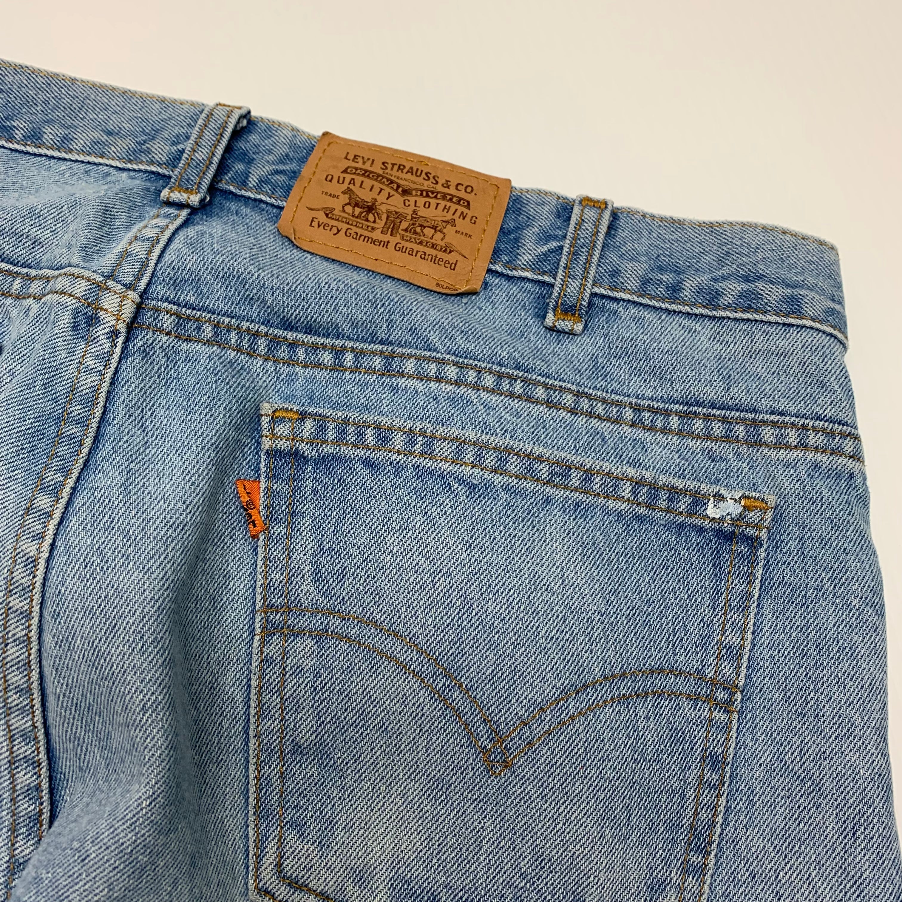 Levi’s Light Wash Orange Tabs 36
