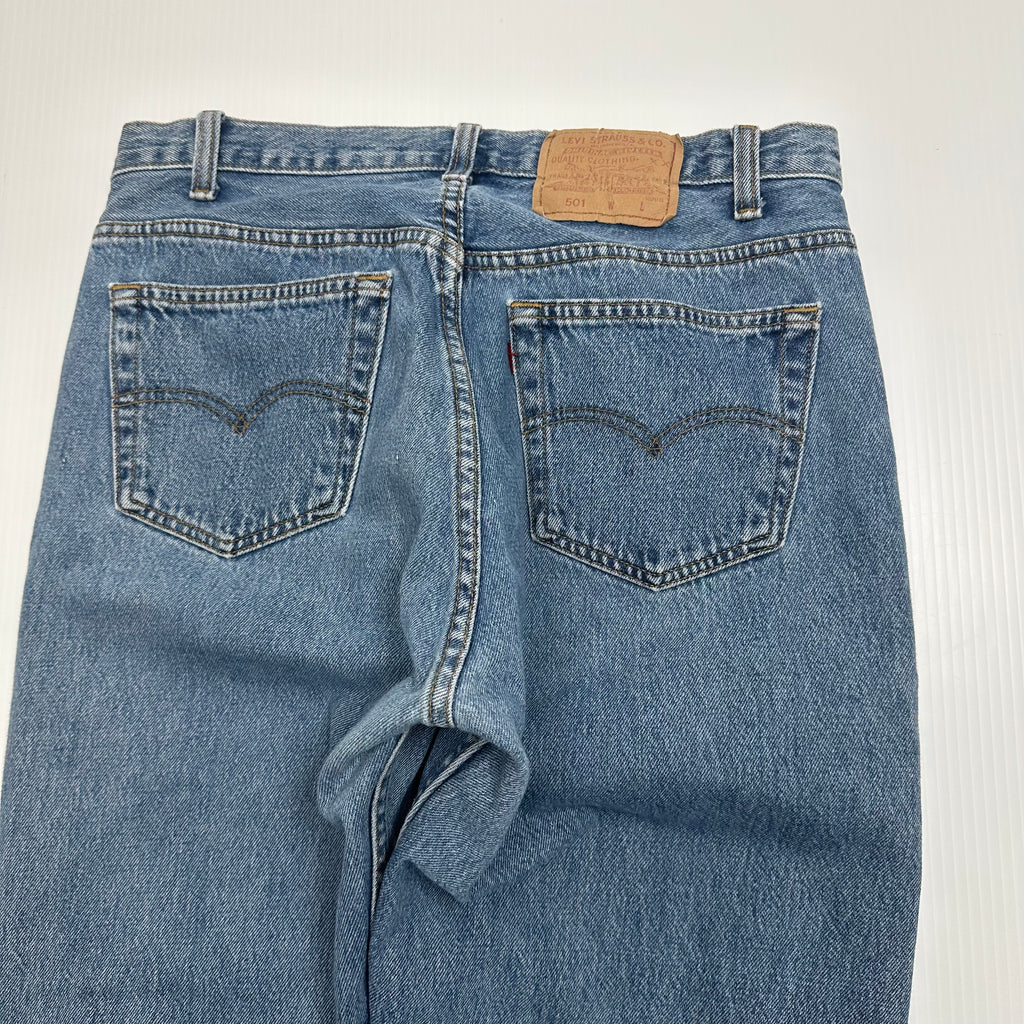 Vintage Levi's 501 Medium Wash Denim 32