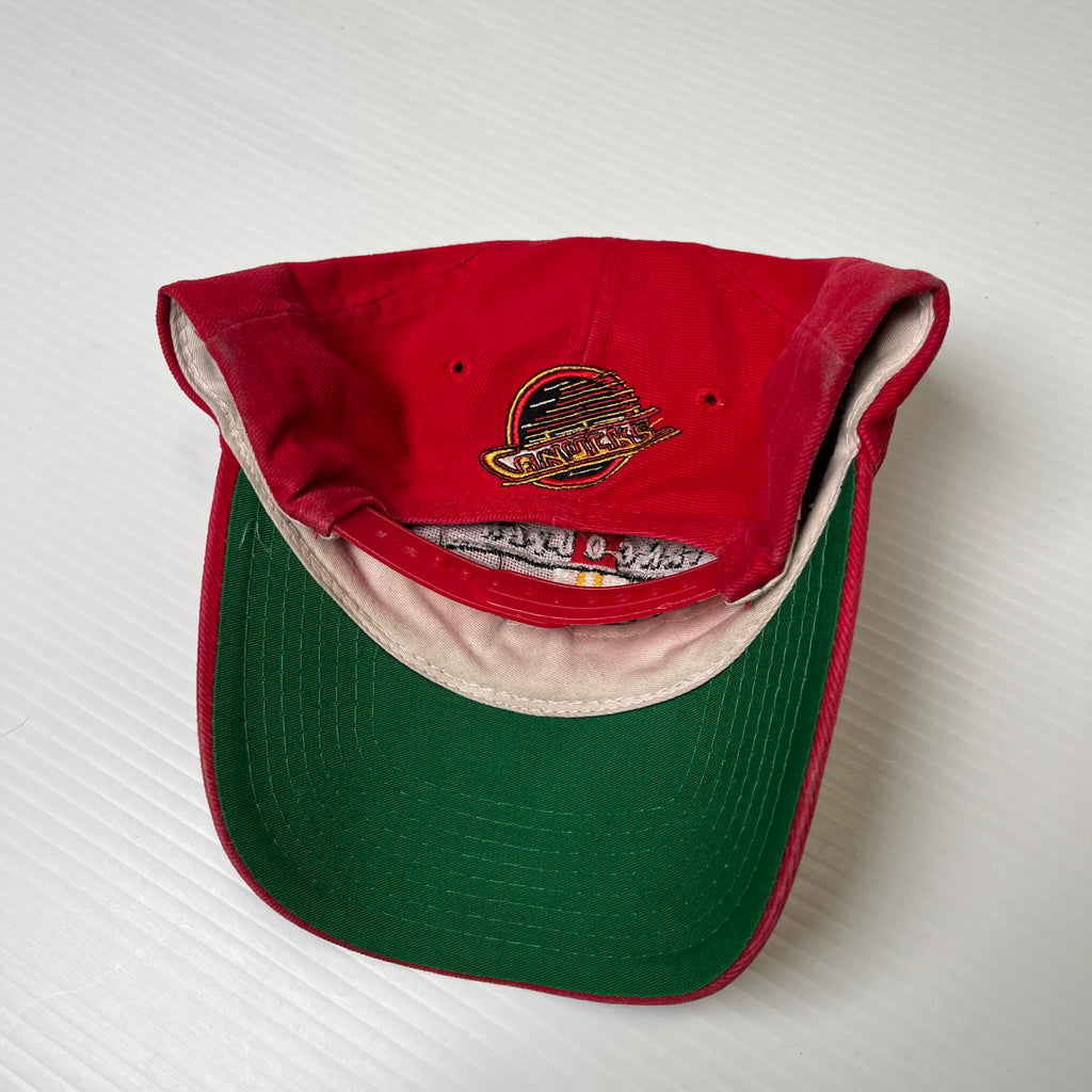 Vintage Sports Specialties Vancouver Canucks Snapback Hat