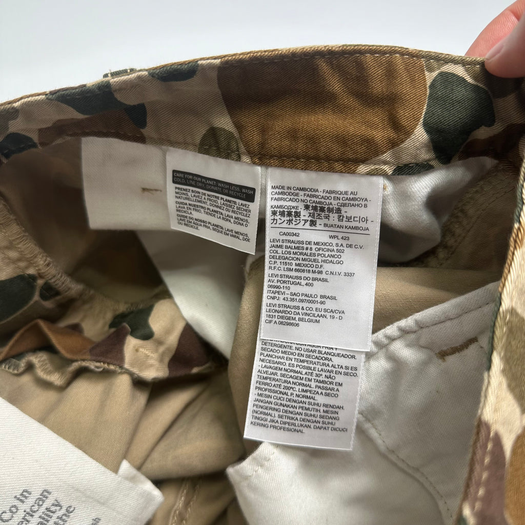 Levi's Duck Camo Cargo Shorts 35
