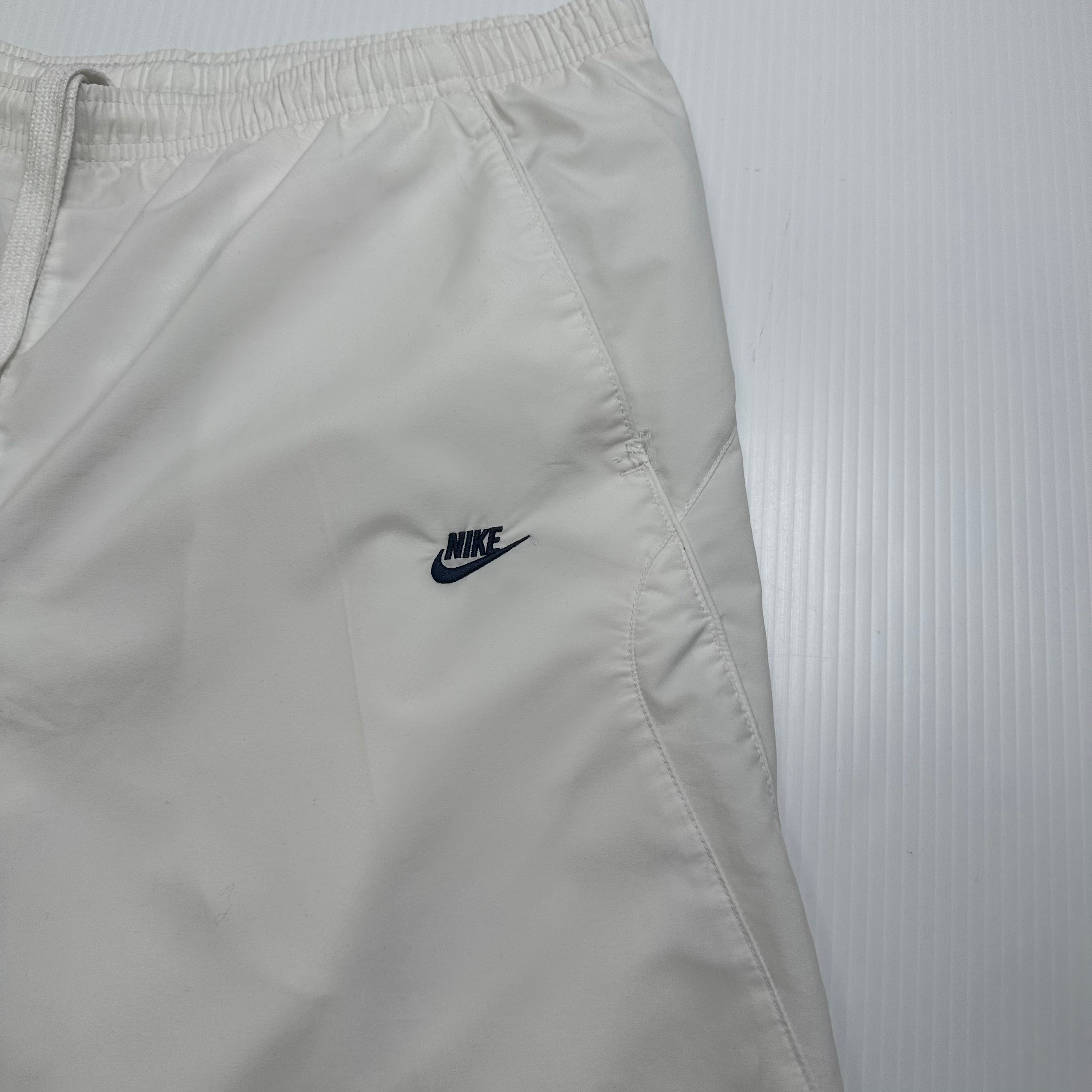 2000s Nike Mini Logo Shorts L