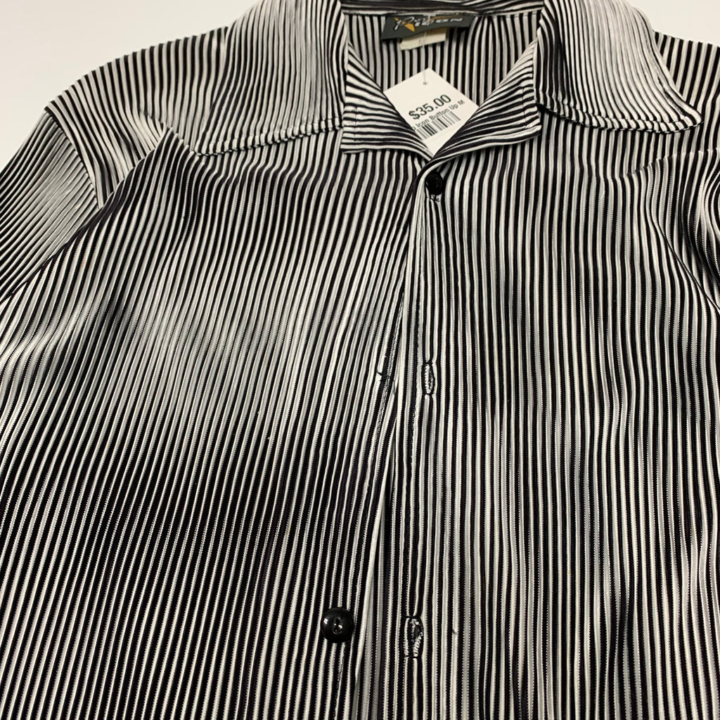 Vintage Pop Icon Button Up M