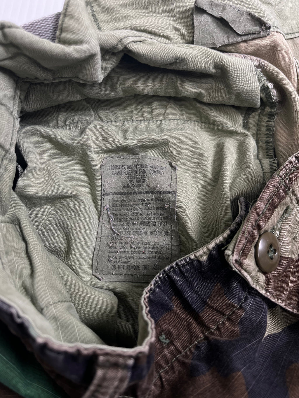 Vintage Camo Custom Reworked Baggy Cargo Shorts 31
