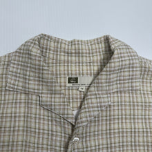 Load image into Gallery viewer, Tilley Plaid Short Sleeve Button Up Shirt M
