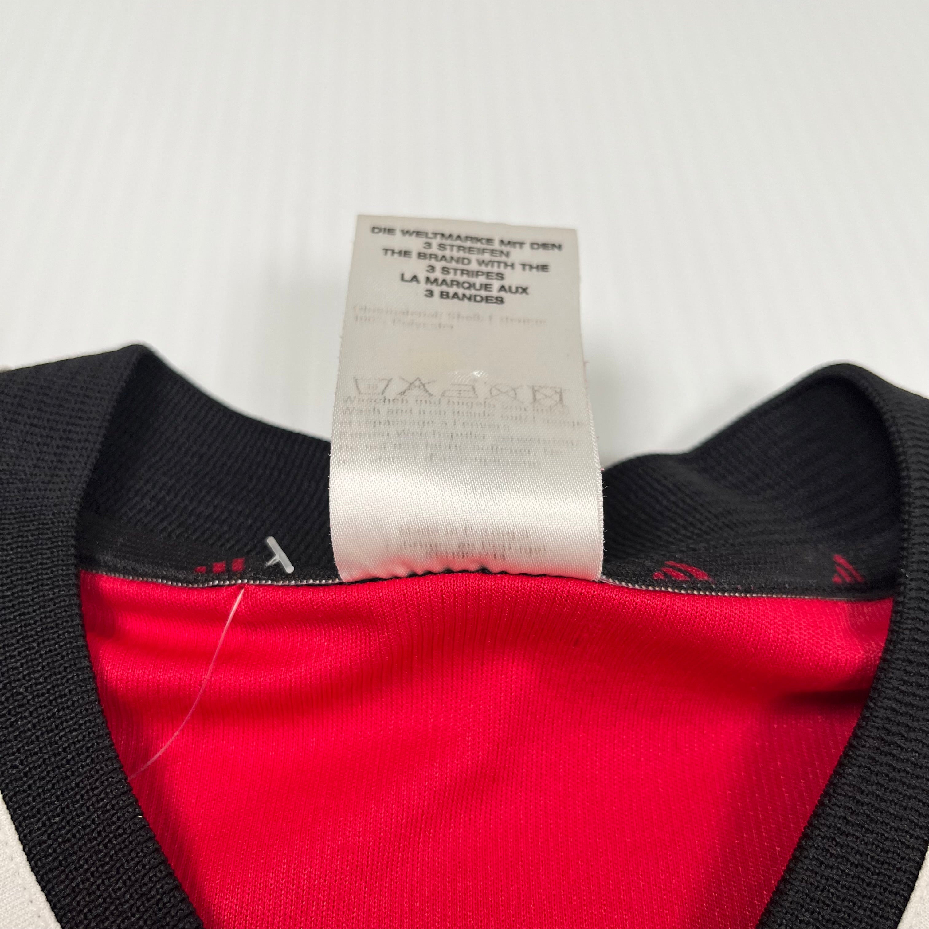 2001-02 Adidas VfB Stuttgart Away Kit S