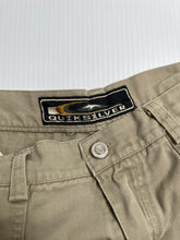 Load image into Gallery viewer, Vintage Quiksilver Cargo Shorts 38
