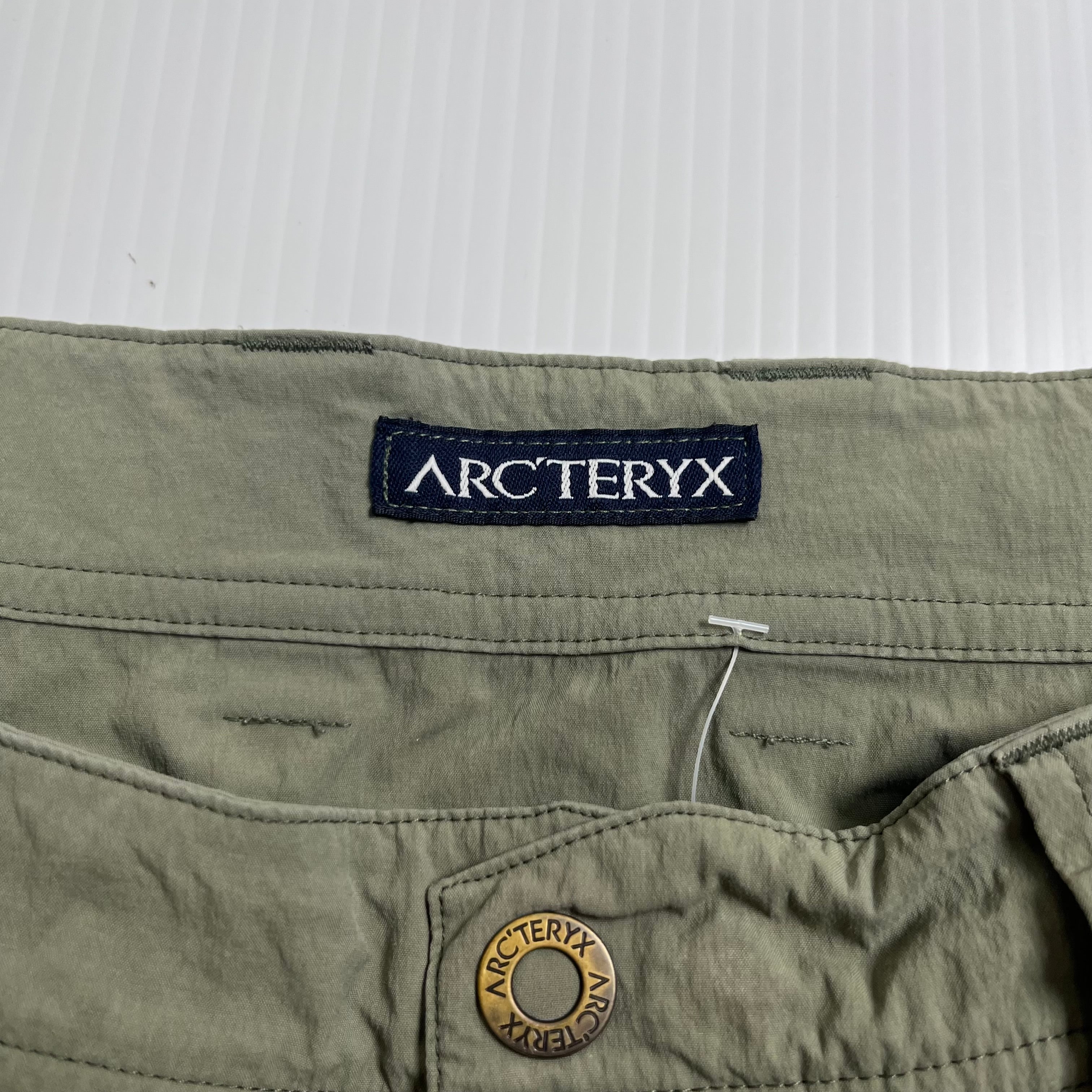 Arc'teryx Cargo Light Shorts 32