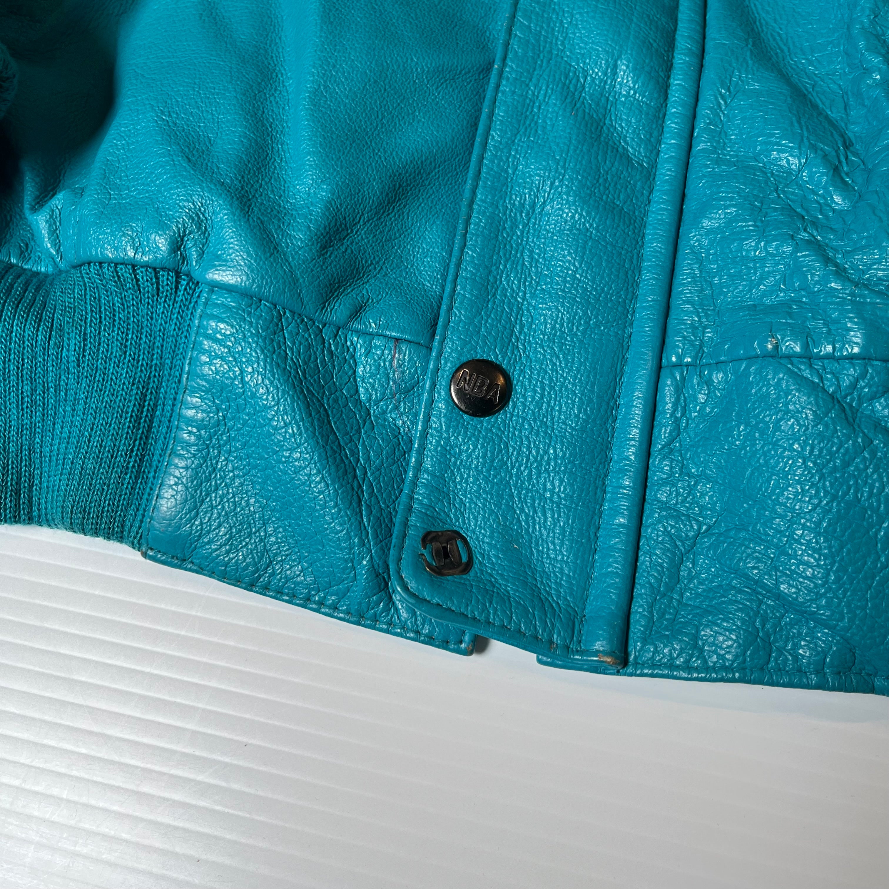 Vintage Fans Choice Charlotte Hornets Leather Jacket XL