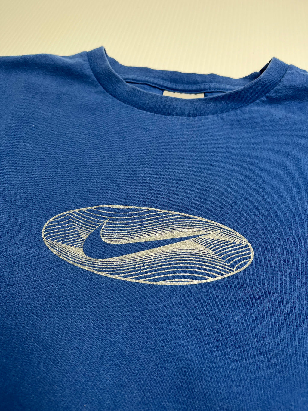 2000's Nike Swoosh Graphic Tee L