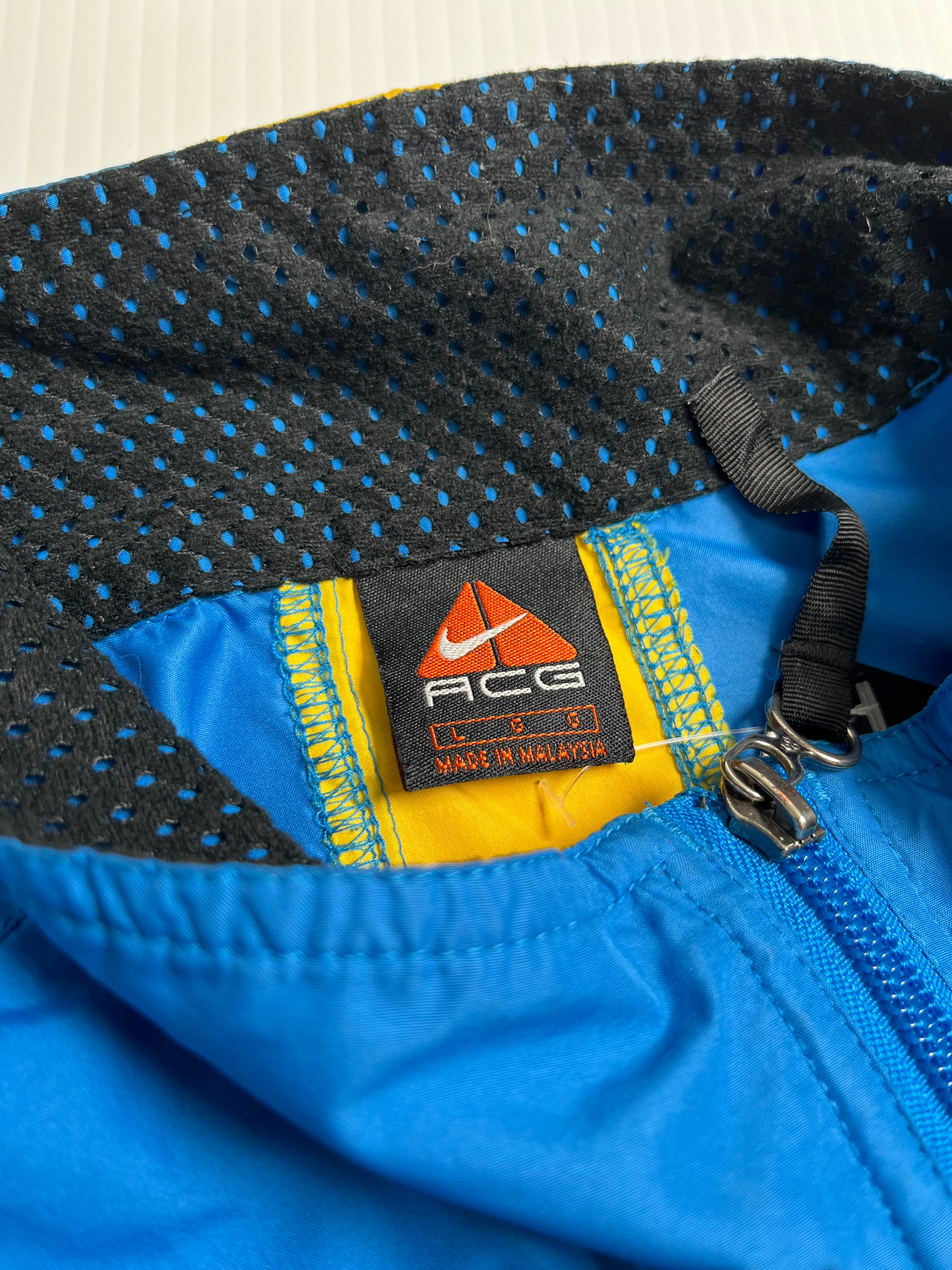 Vintage Nike ACG Packable Light Vest L