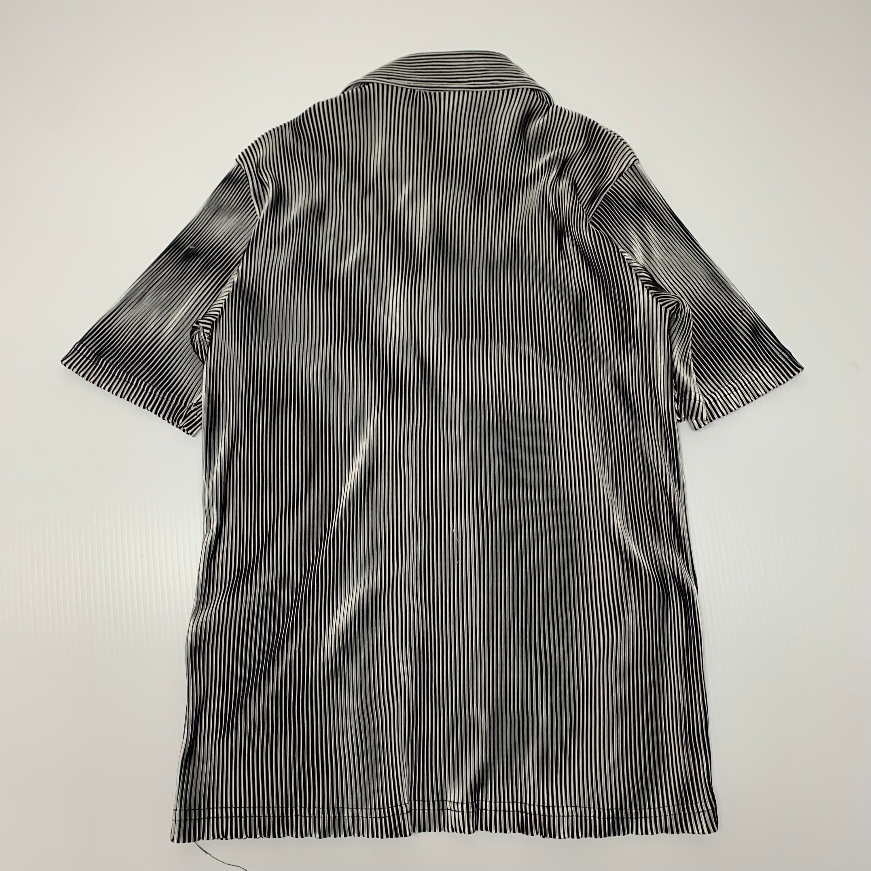 Vintage Pop Icon Button Up M