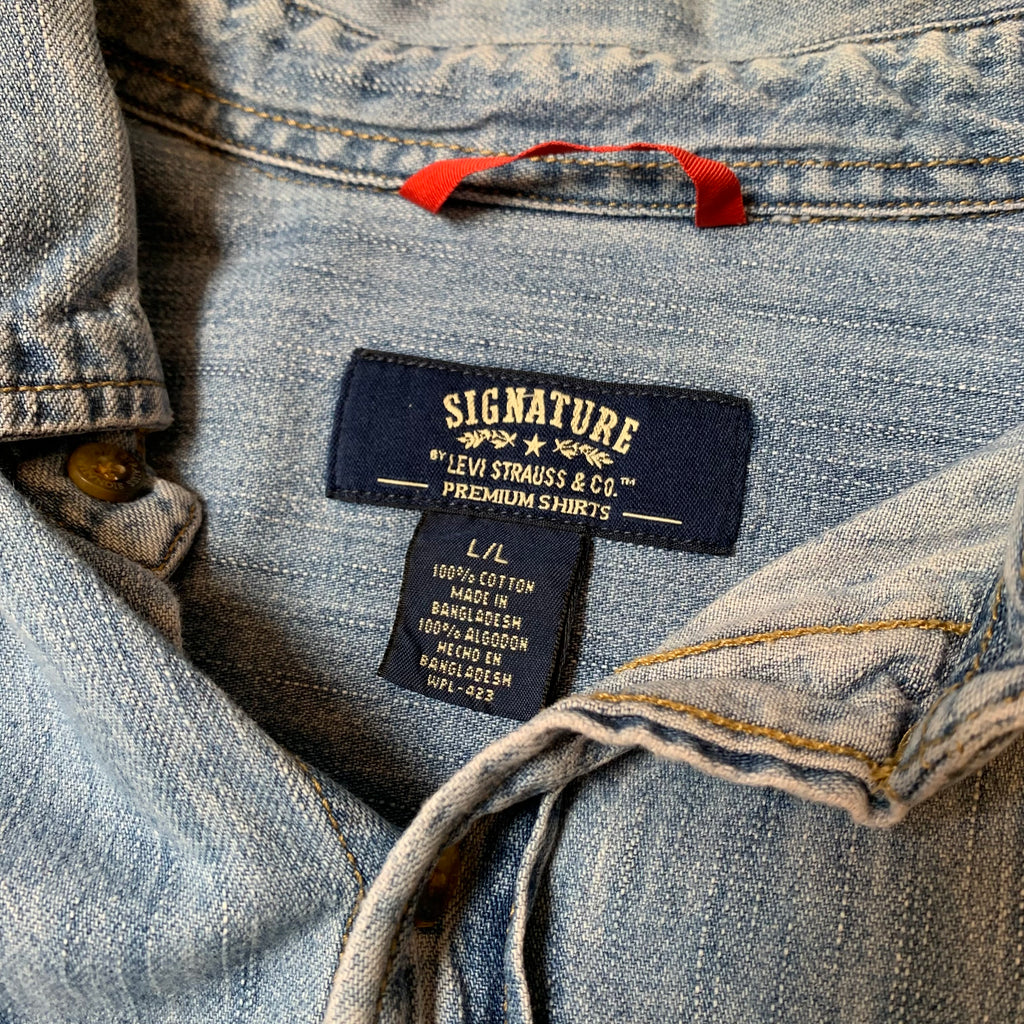 Levi's Signature Medium Wash Denim Button Up Shirt L
