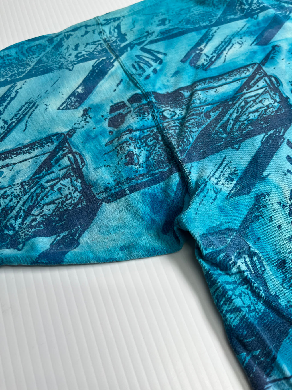 Vintage Ocean Blue AOP Tee L