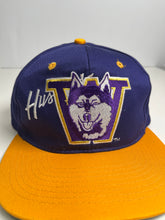 Load image into Gallery viewer, Vintage UW University of Washington Huskies Snapback
