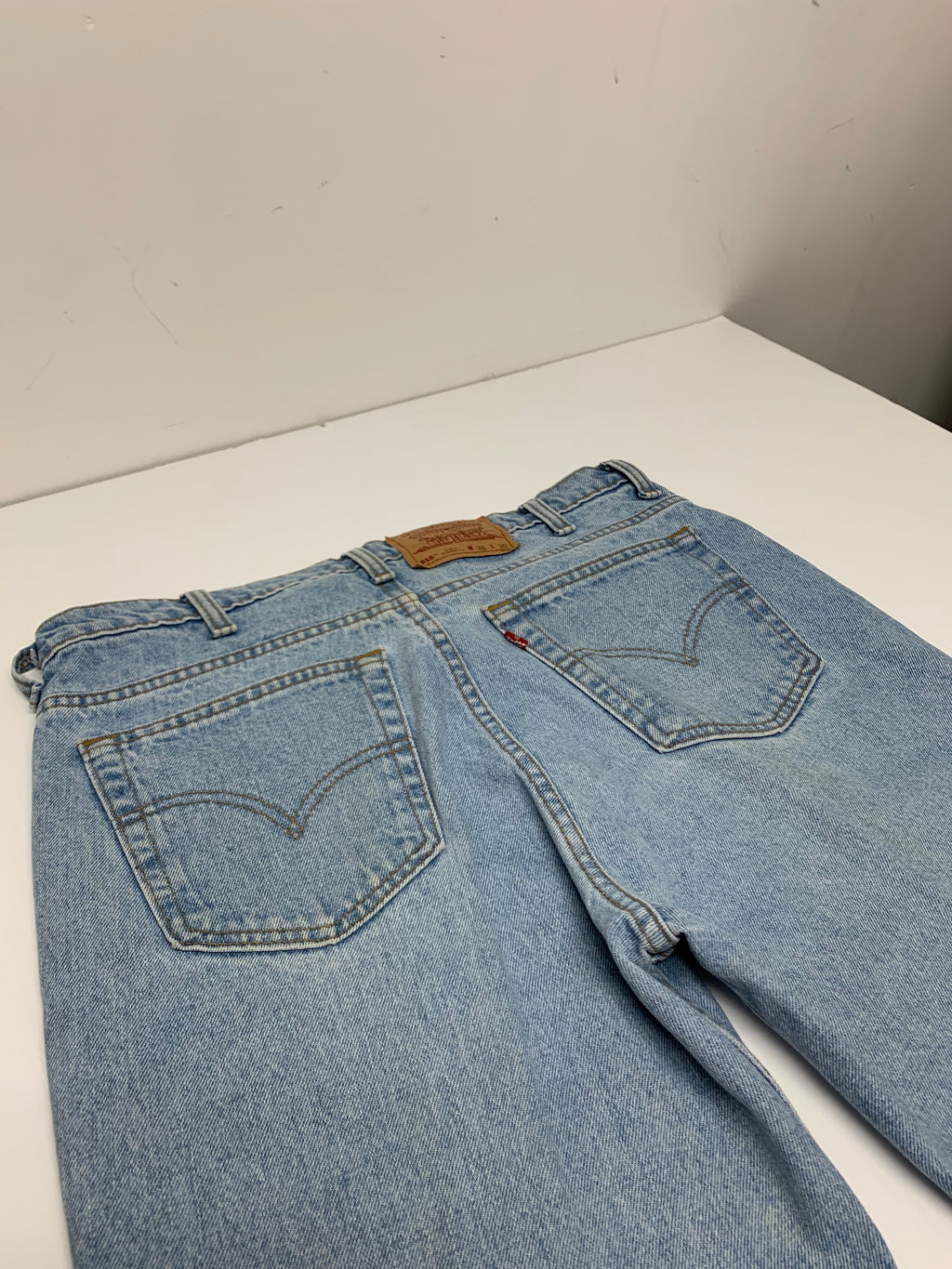 Vintage Light Wash Levi’s 516 36