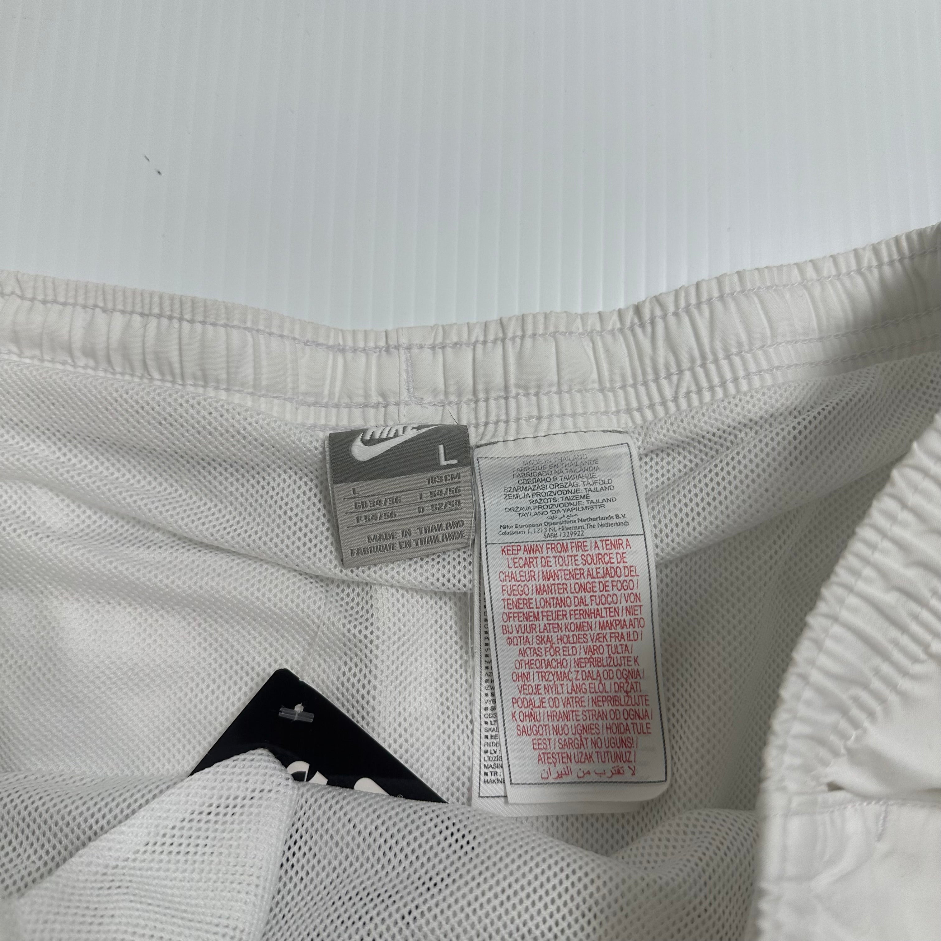 2000s Nike Mini Logo Shorts L