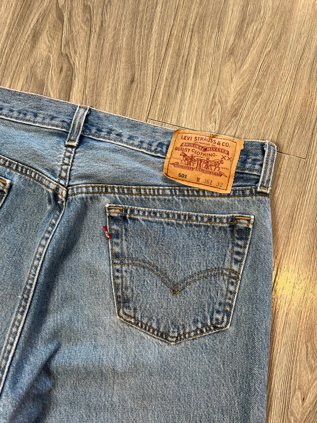 Vintage Levi's 501 Medium Wash Denim 34